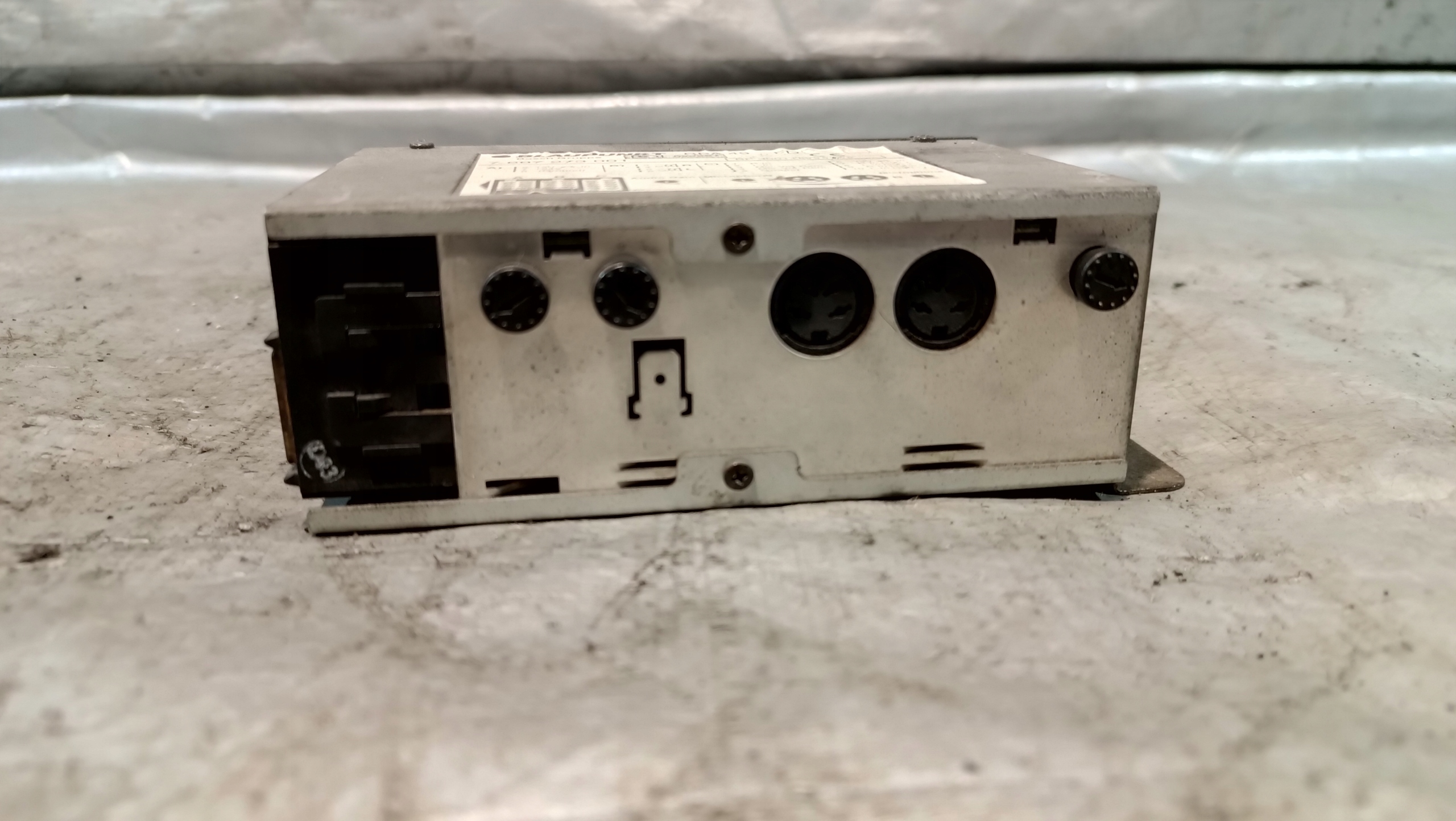 amplifier AUTOBUSOWY BLAUPUNKT 7607273001