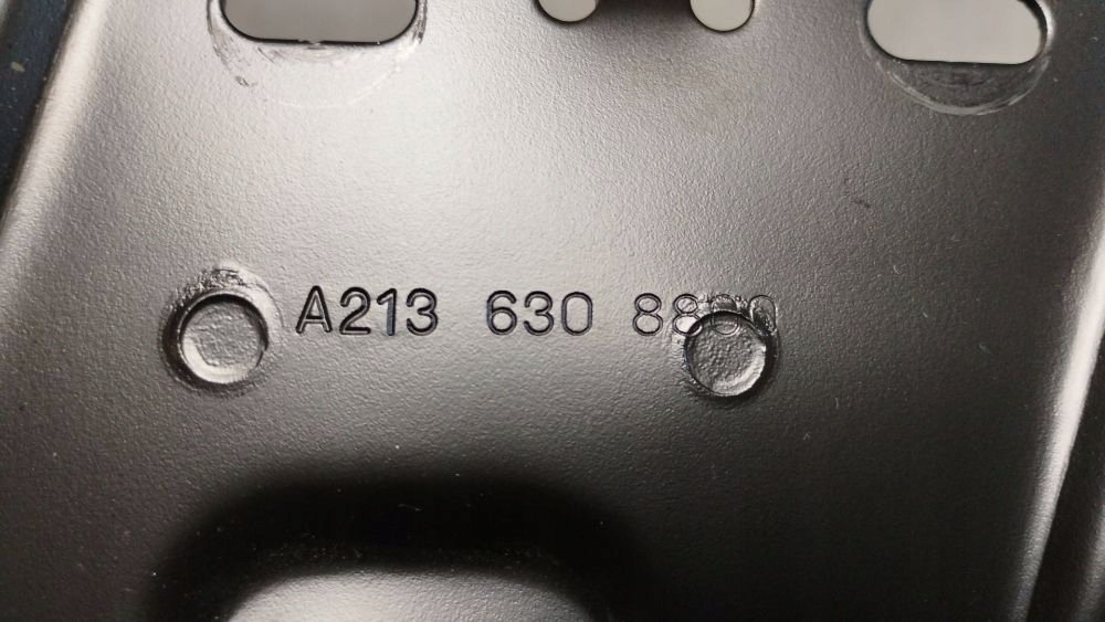 Mercedes-Benz E W213 console bracket A2136308800
