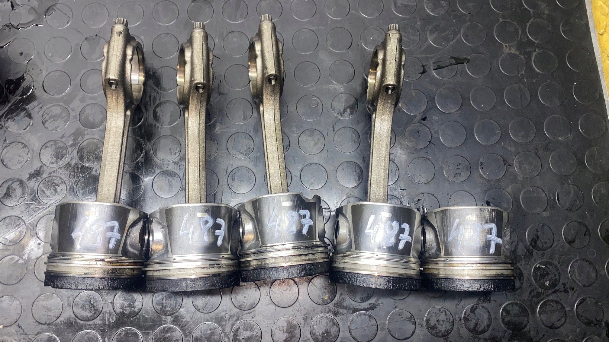 Volvo OE 81L123 TŁOK #487