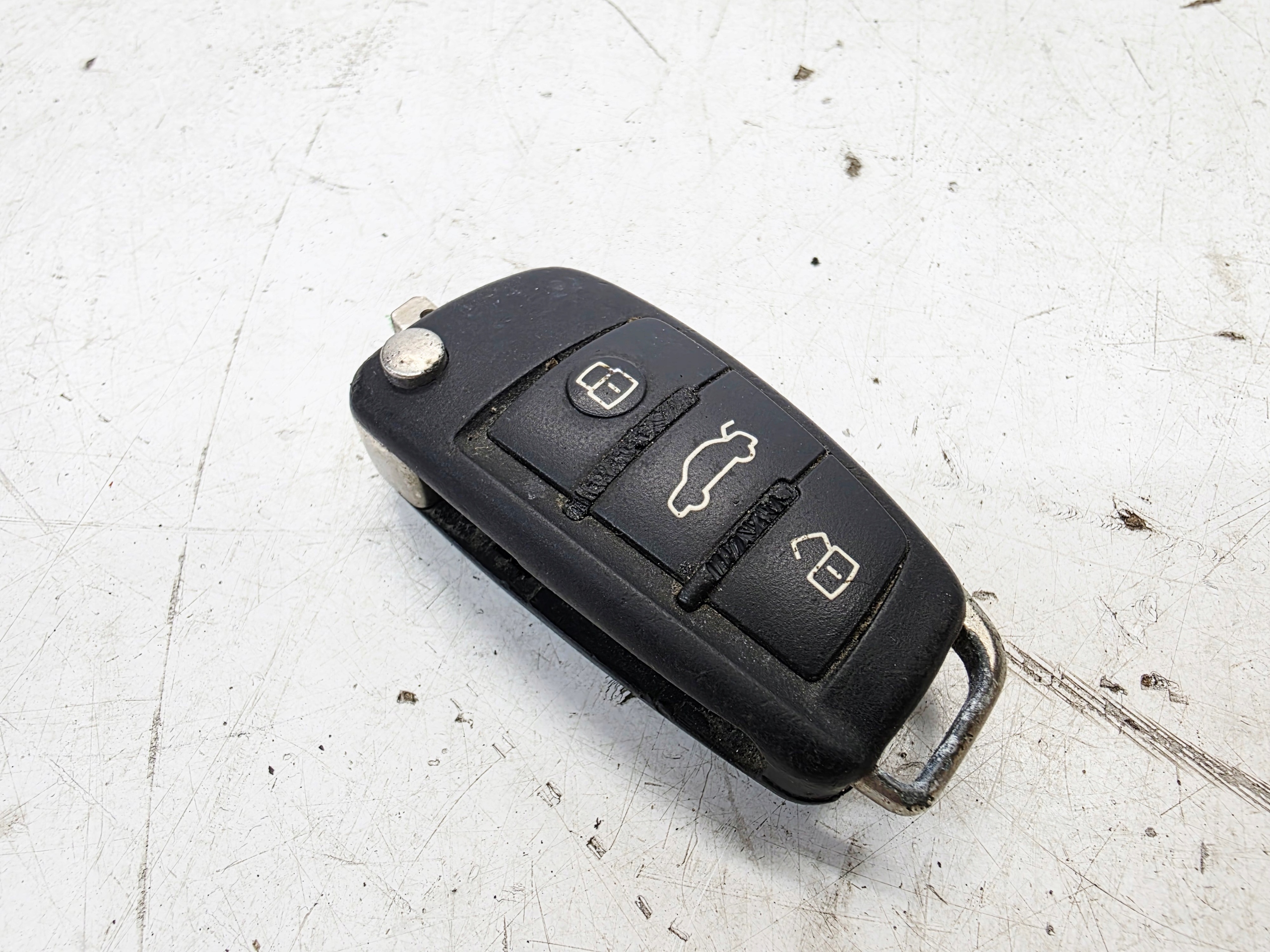key PILOT SCYZORYK AUDI A6 C6 Q7 4L 4F0837220AK 16Q7