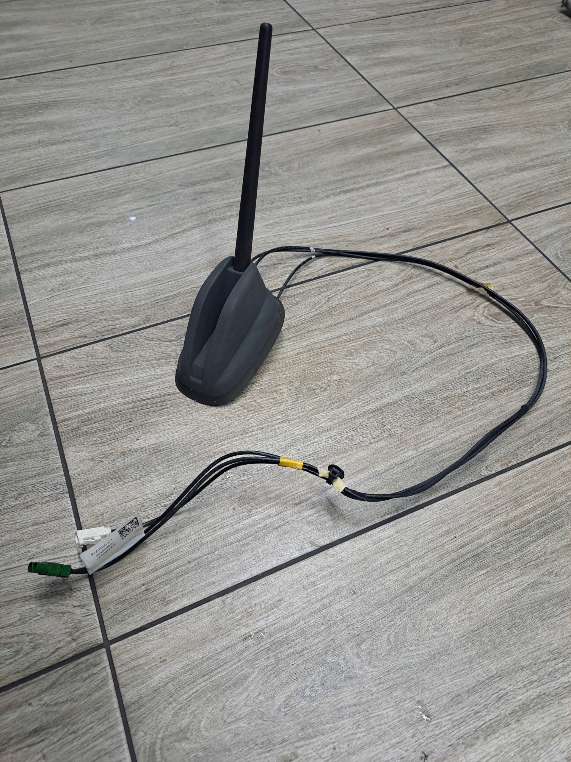 ANTENA DACHOWA GPS GSM AM FM VOLVO FH FM 4 FMX RENAULT GAMA T RANGE C K