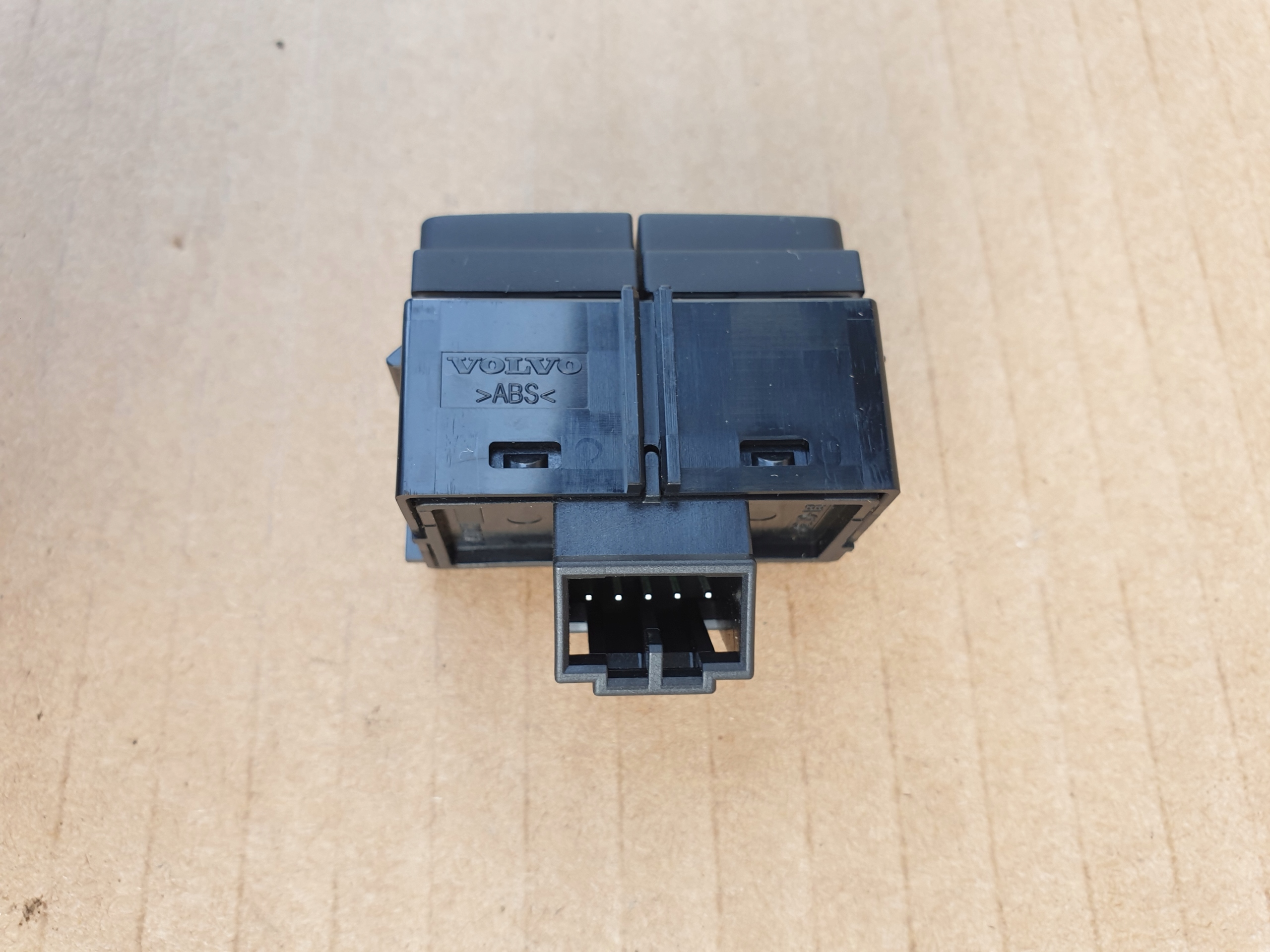 switch button blocking door L/P VOLVO XC40