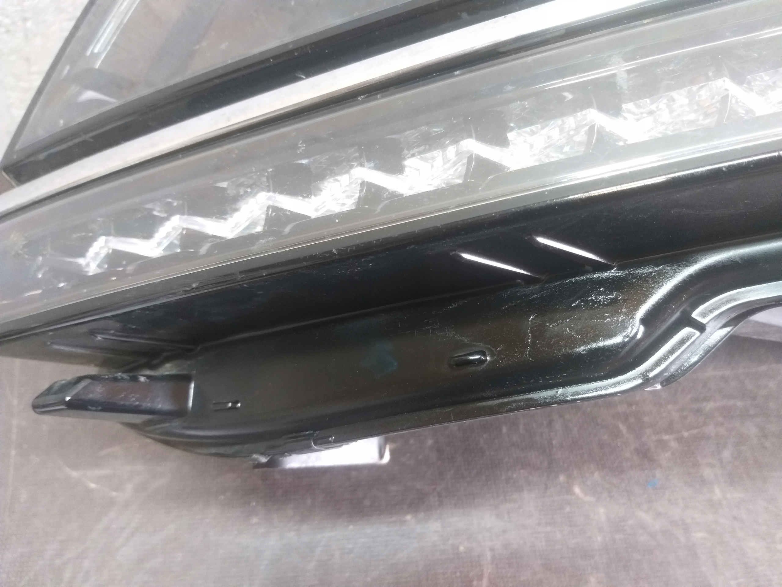 light front left VW TIGUAN FULL LED 15- 5NB941081A