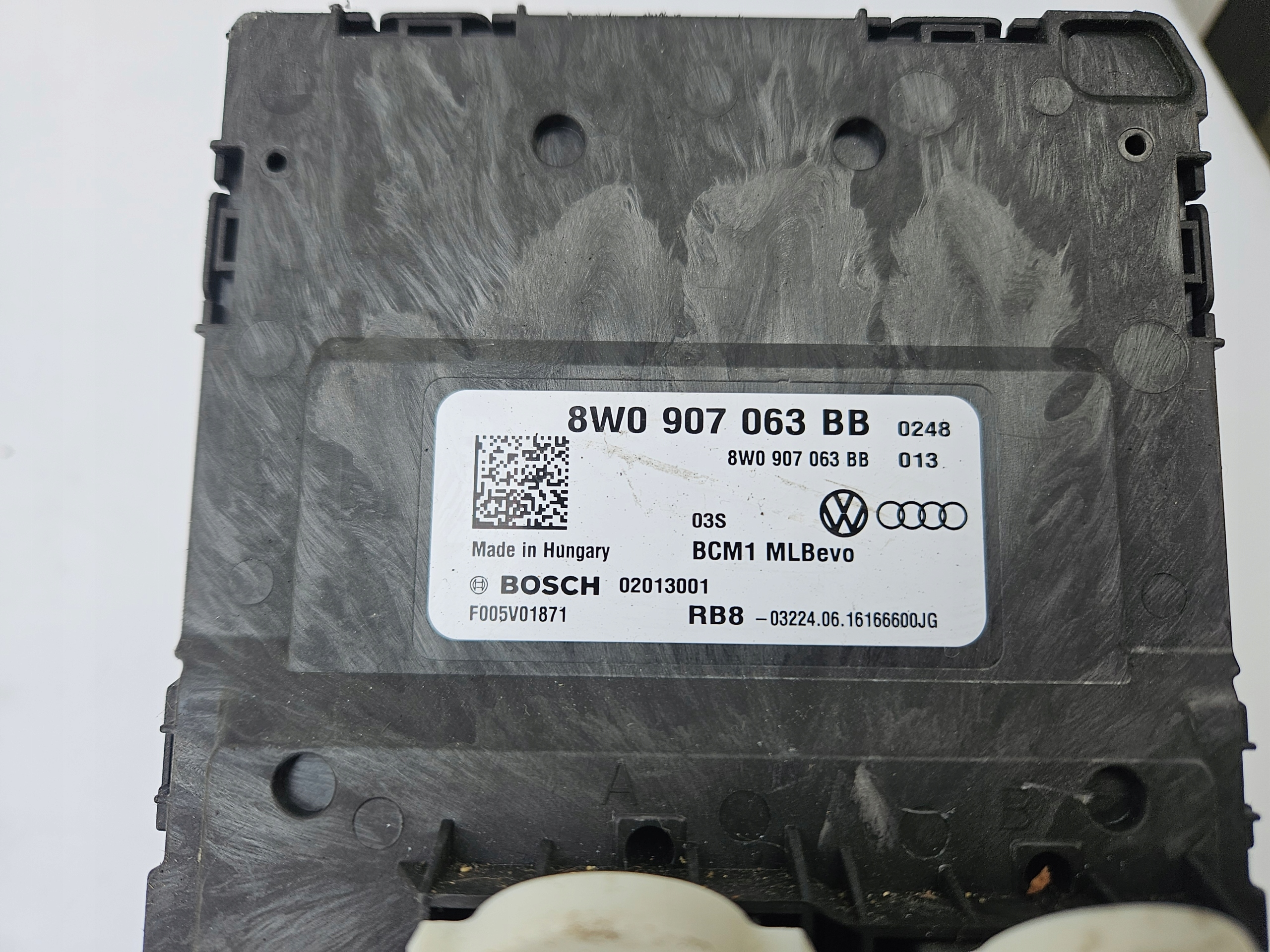 Unité commande confort BCM AUDI A4 B9 8W 8W0907063BB