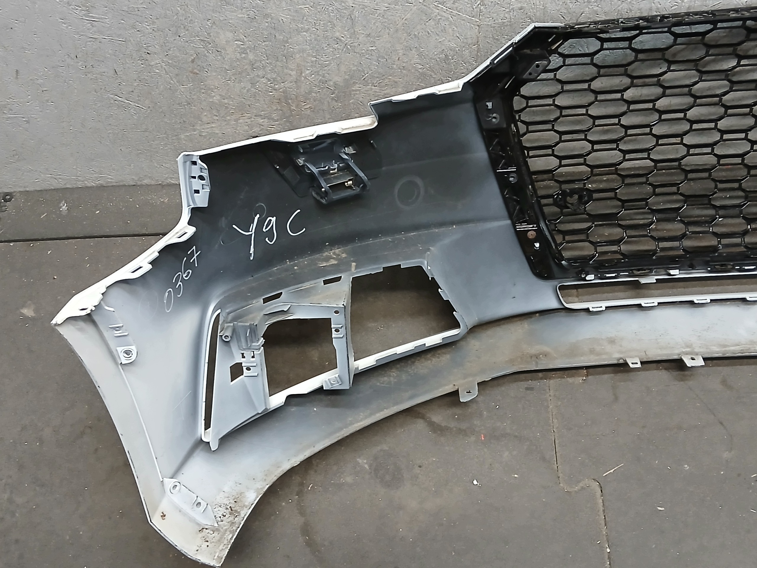 nárazník předek AUDI A4 B9 8W 16-19