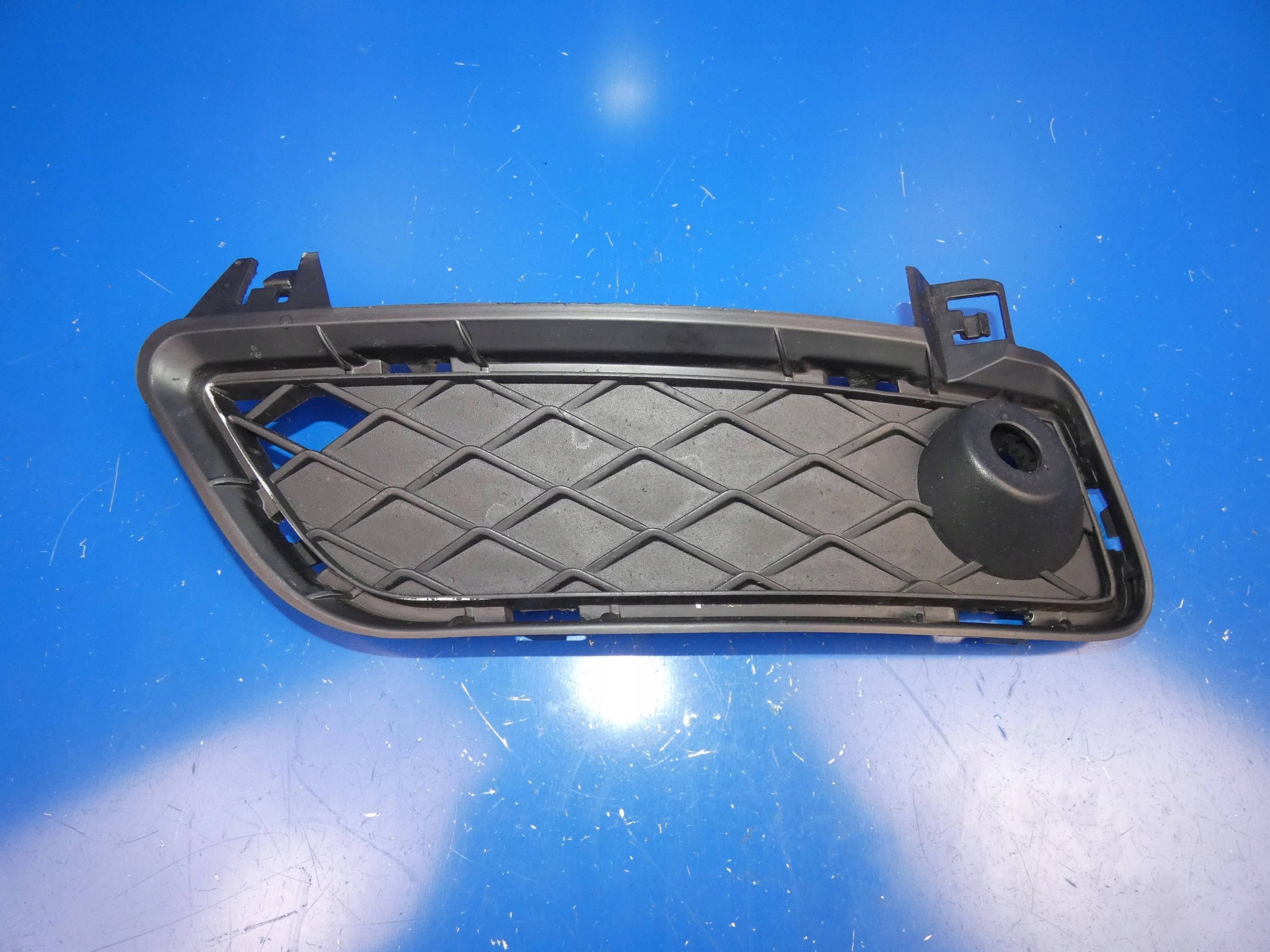 BMW X3 F25 grid of a bumper left left front front PDC
