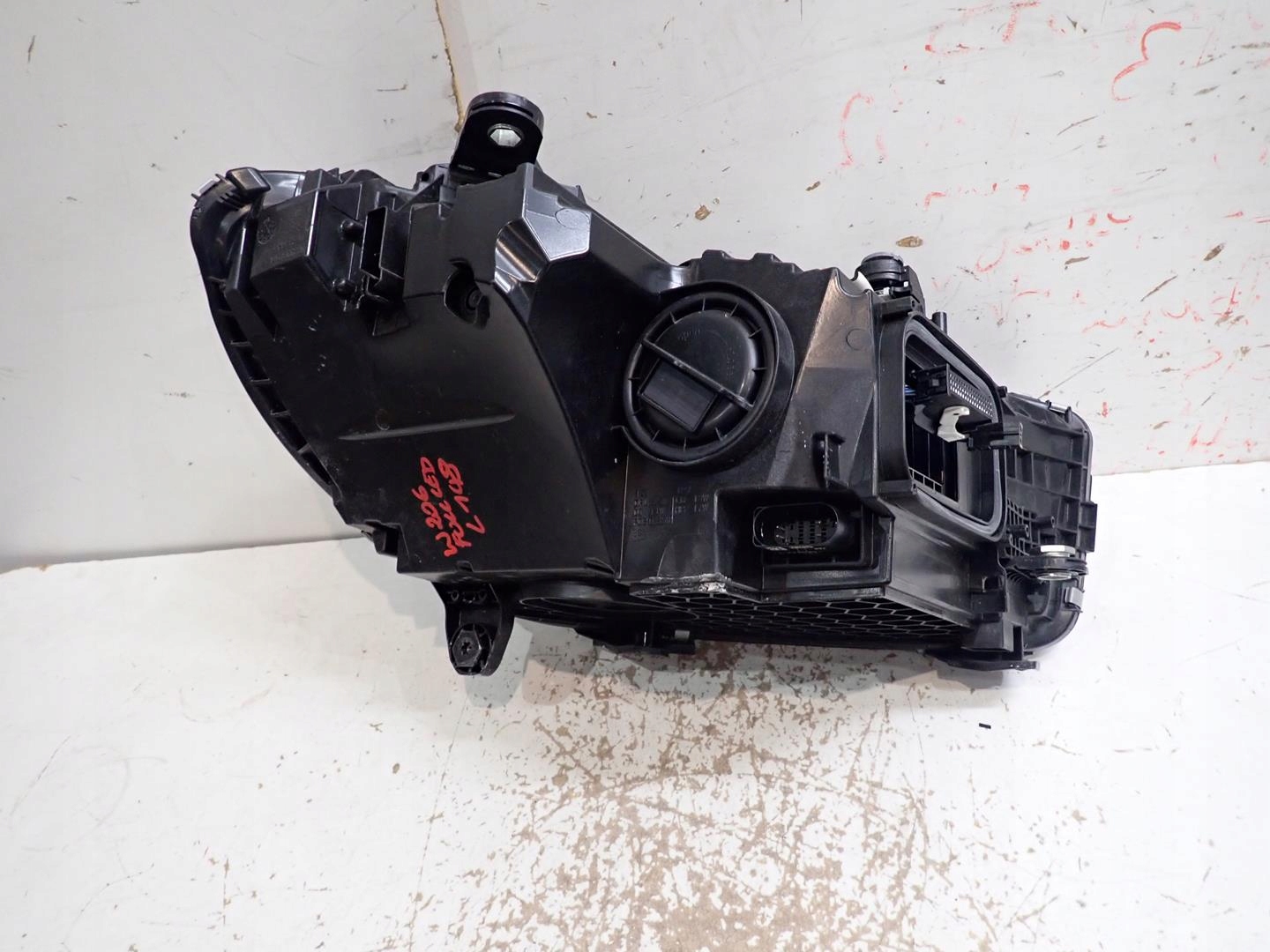 light front left MERCEDES C-KLASA W206 FULL LED 2021- A206