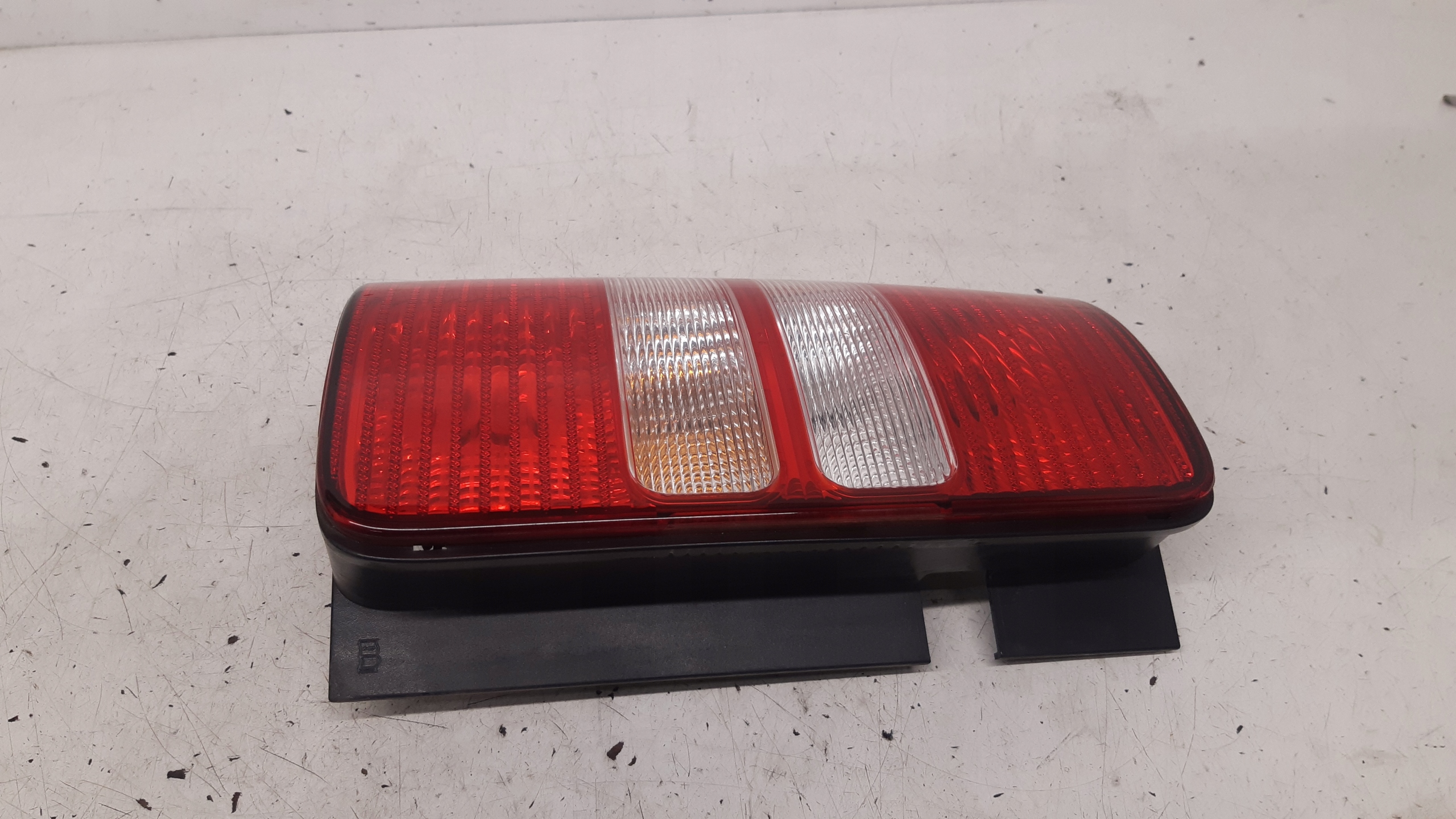 light left rear part 2K5945095C VW Caddy