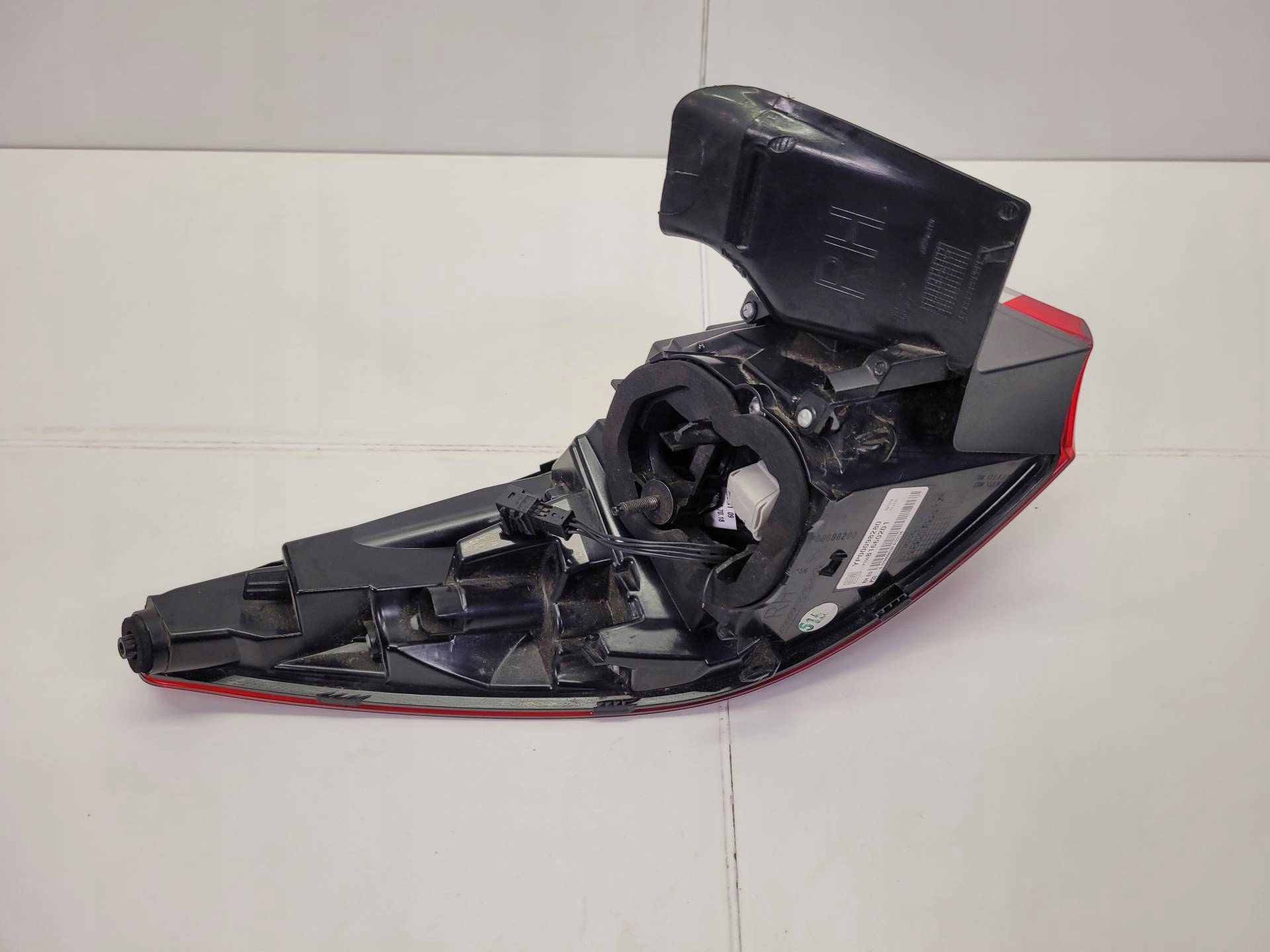 light rear right side Opel Grandland X 2019 81660201