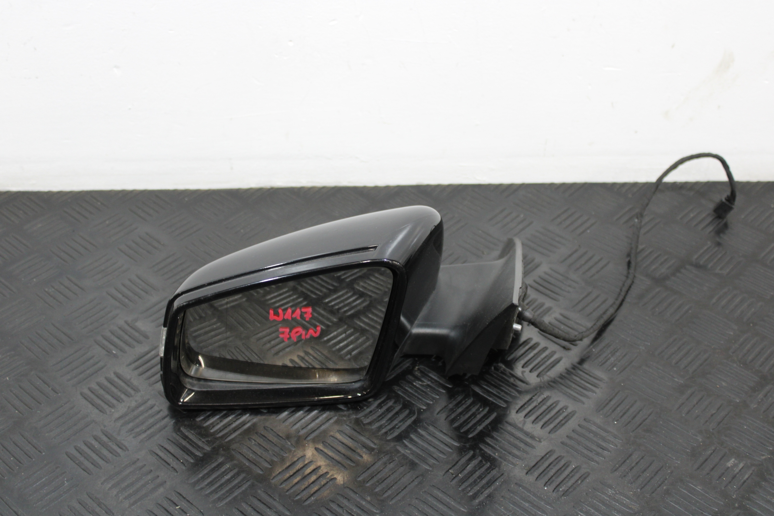 Spiegel links 7 Pins MERCEDES CLA W117