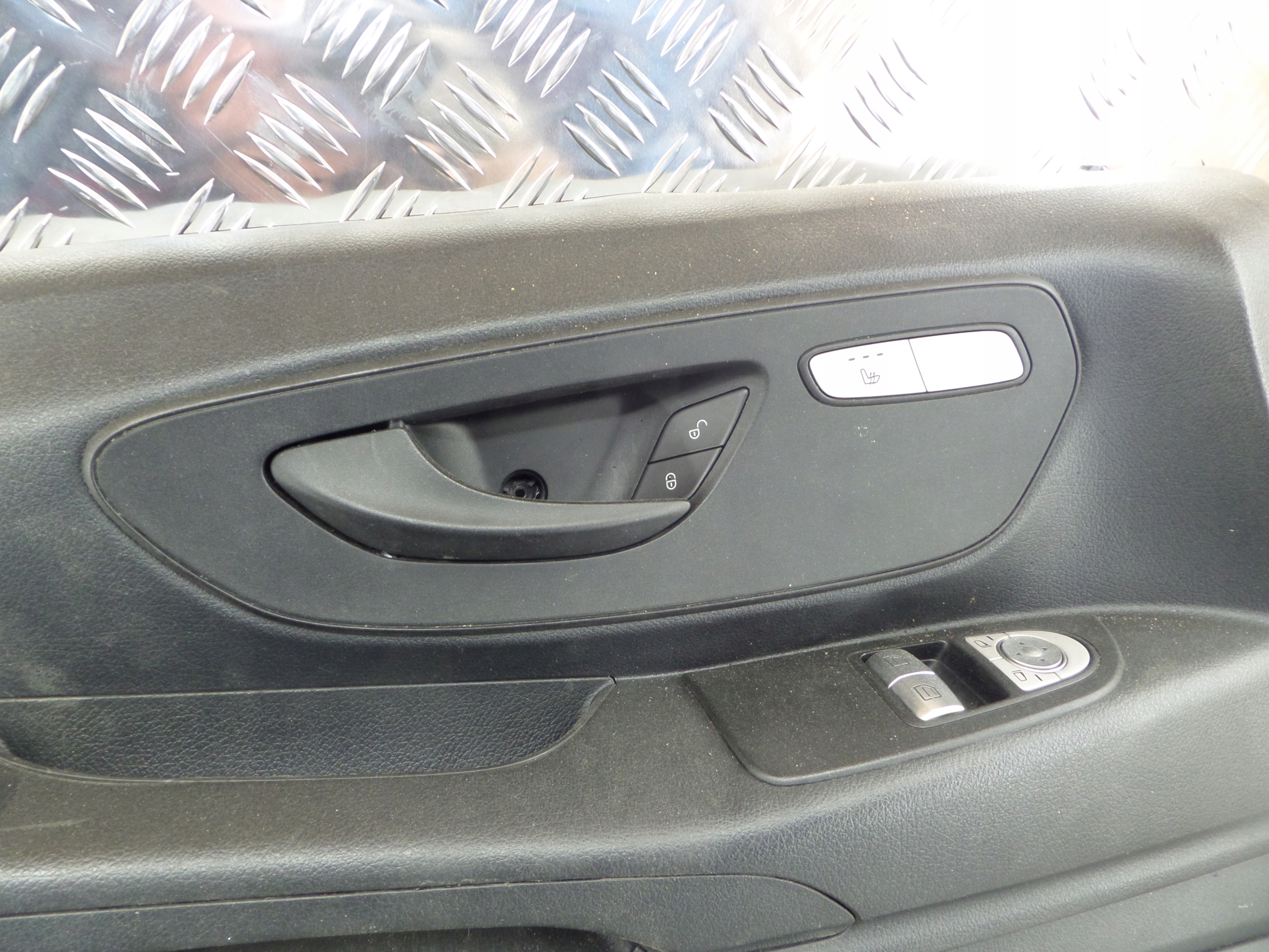 MERCEDES VITO W447 side door left front A44772717787