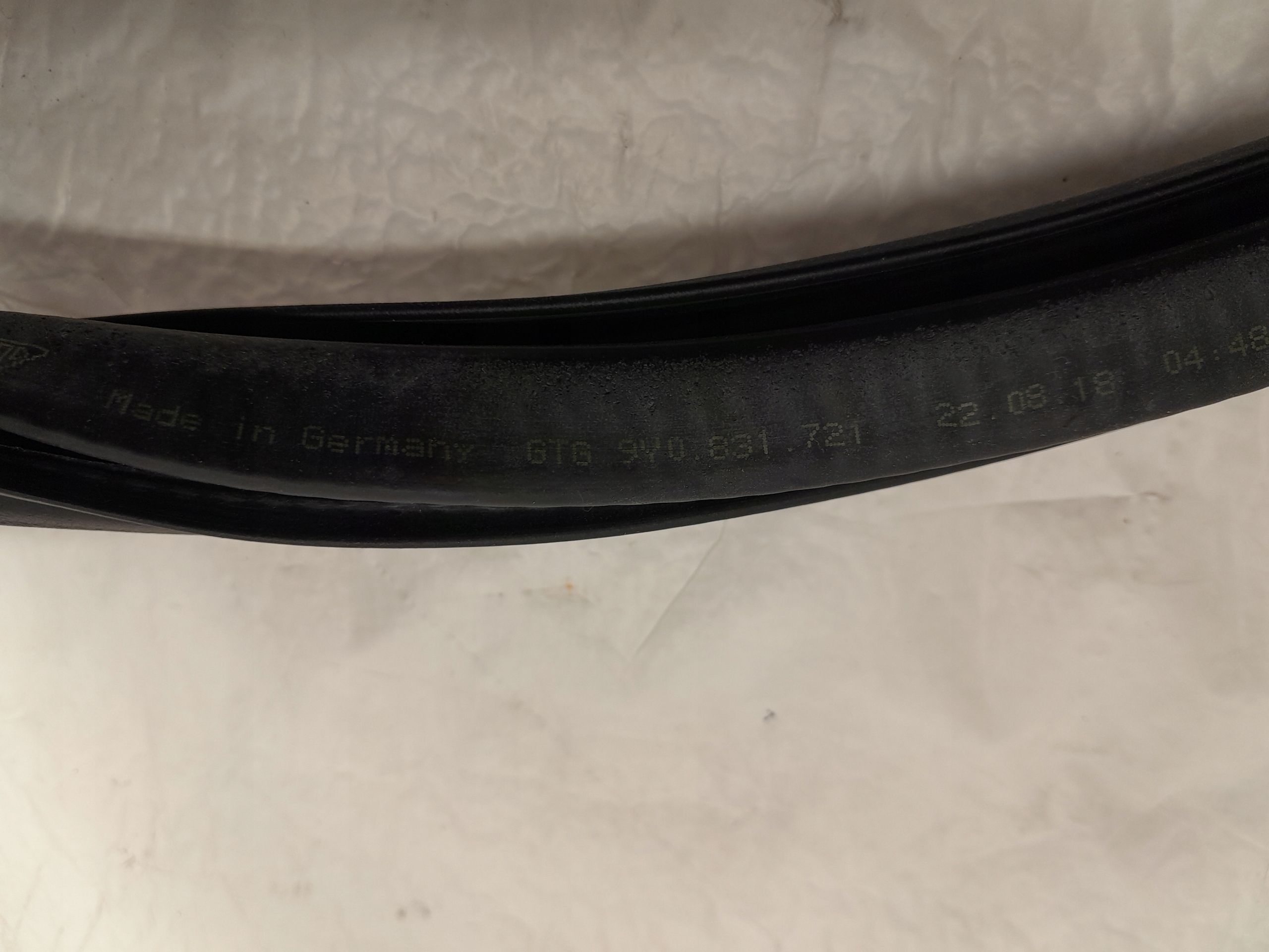 PORSCHE CAYENNE 9Y gasket door right front 9Y0831721