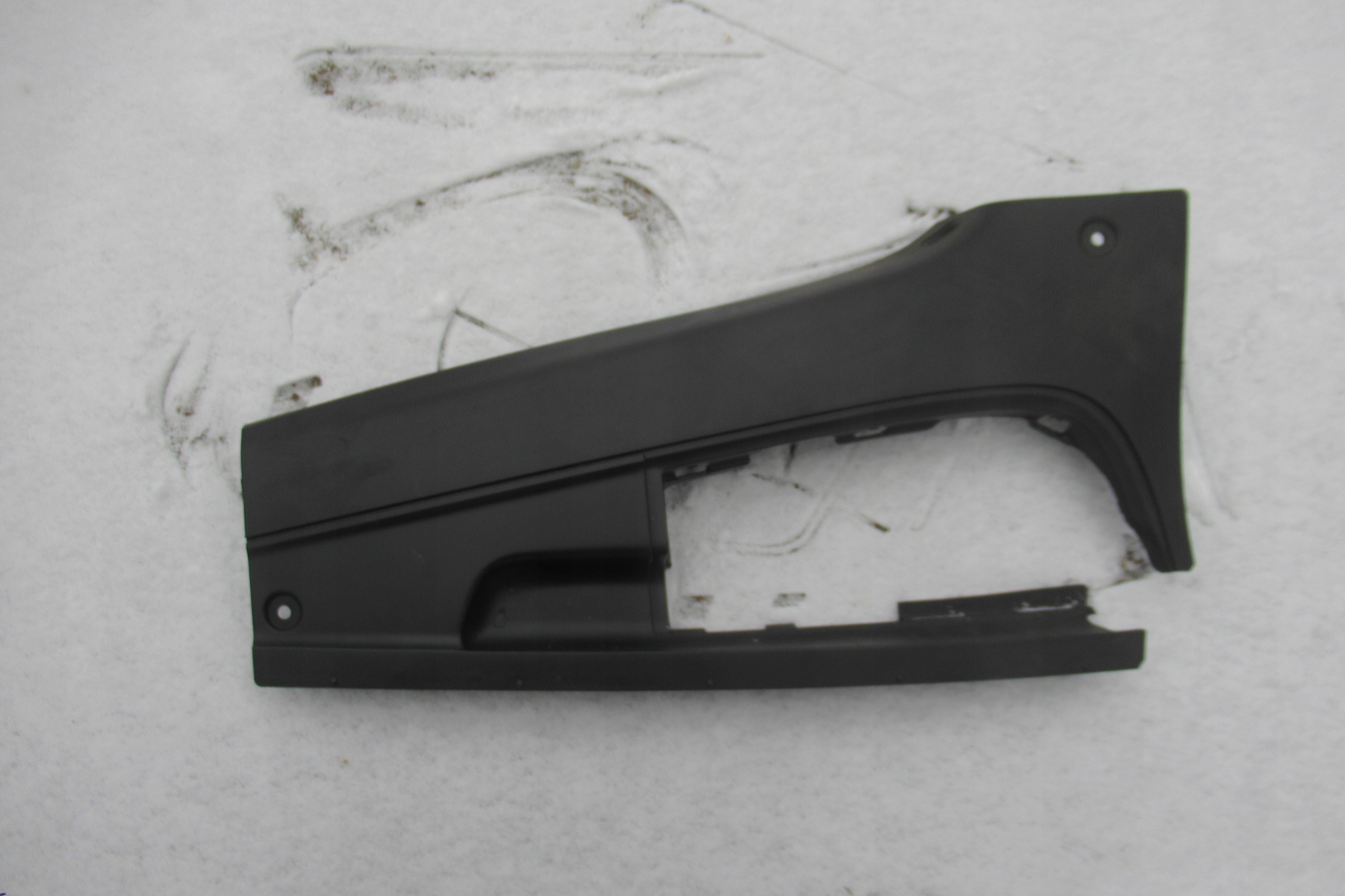 PORSCHE CAYENNE 09 cover under the window left 7L5806583