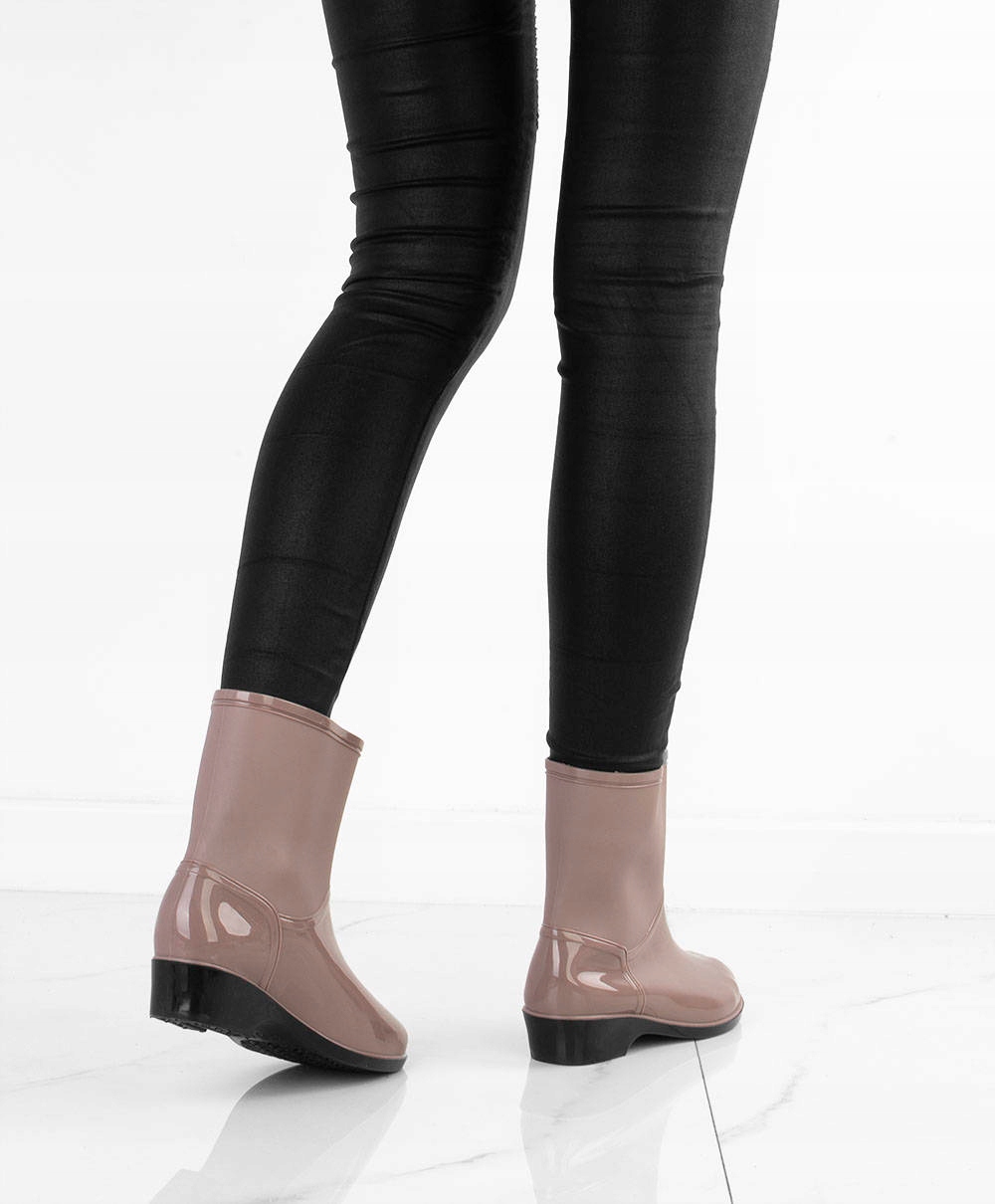 RÓŻOWE KRÓTKIE KALOSZE BOTKI DAMSKIE 39 Materiał podeszwy inny