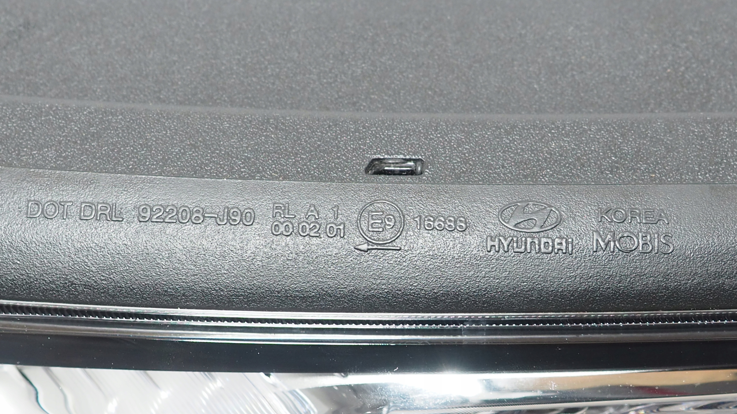 Hyundai Kona LED DRL right front 92208-J90