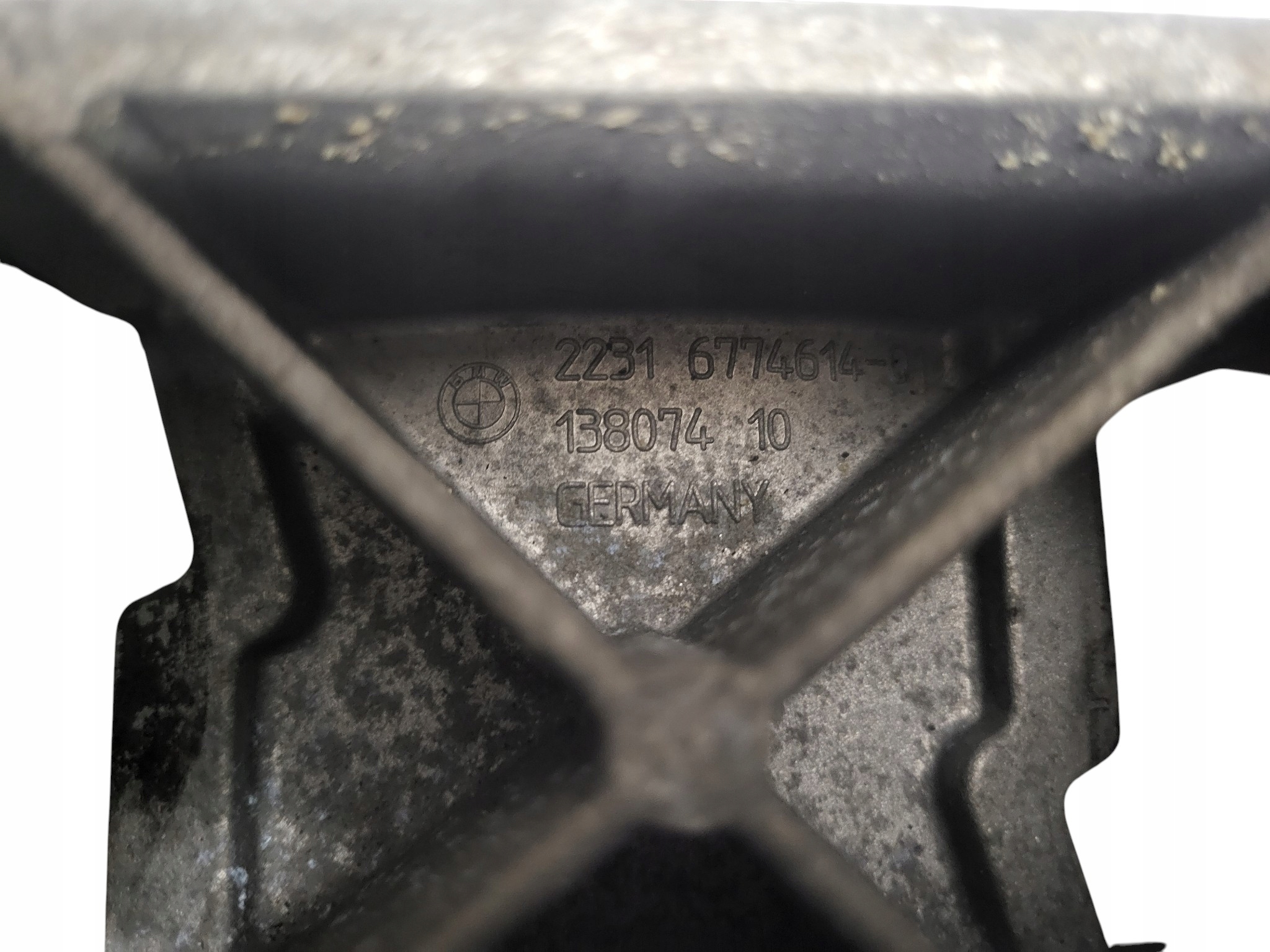 držák převodovky převodů BMW E60 E61 13807410
