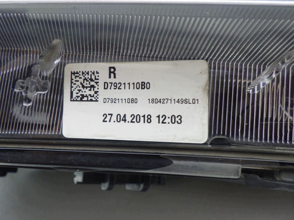 HYUNDAI TUCSON III 3 15- cornering light 92102-D7100 light right