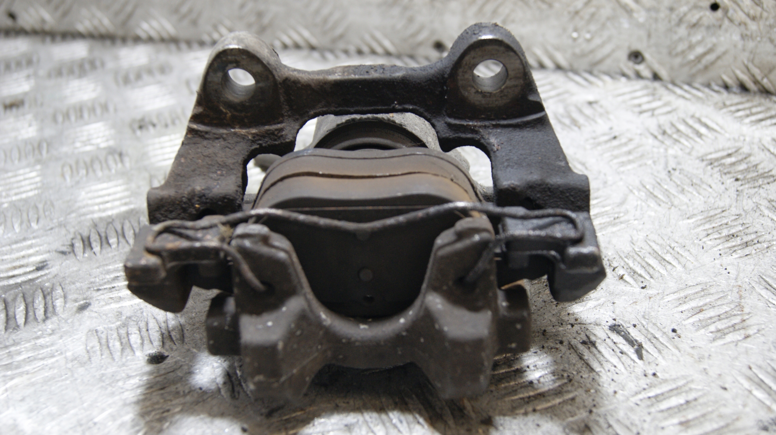caliper brake left rear part rear MERCEDES-BENZ C-KLASA W204