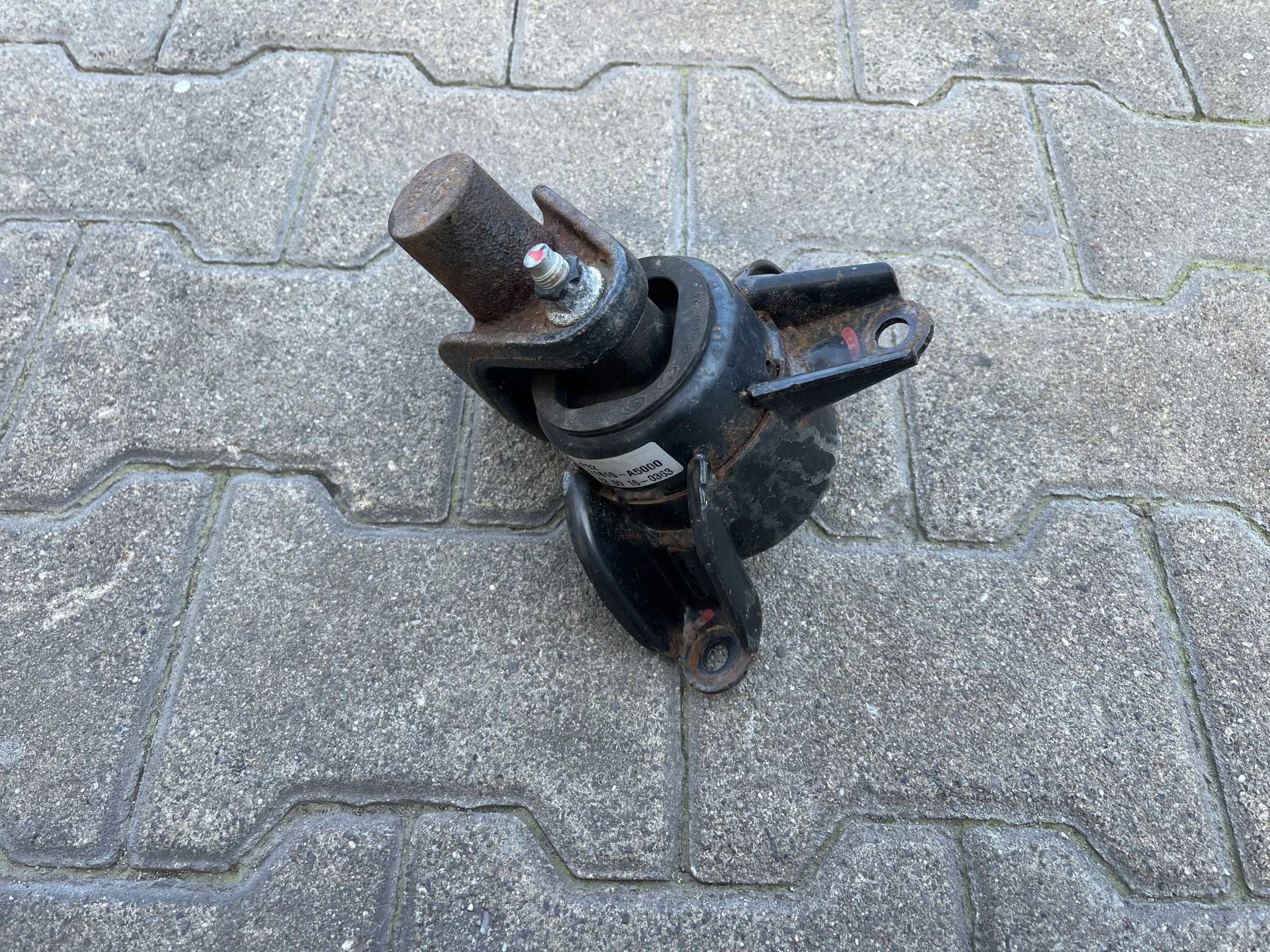 Hyundai I30 II 1.4 B airbag engine mount