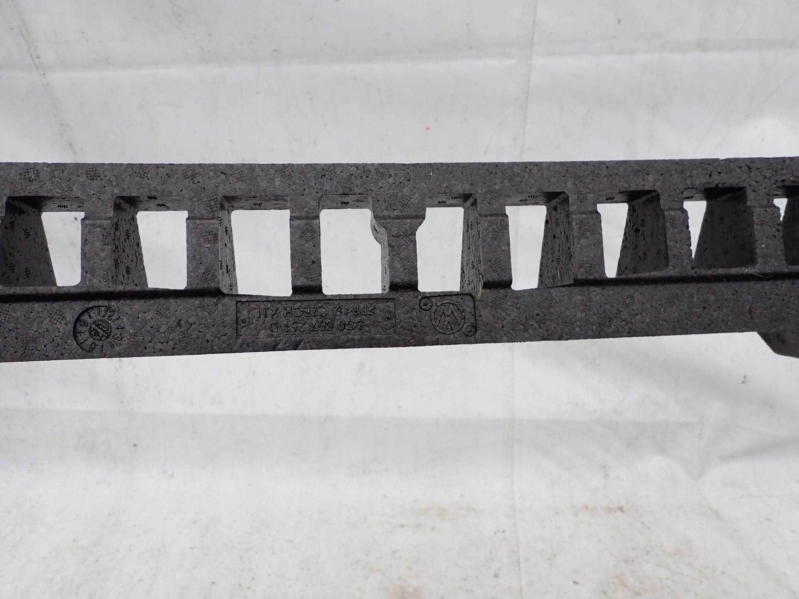 VW PASSAT B8 ABSORBER der Stoßstange vorne 3G0807251D