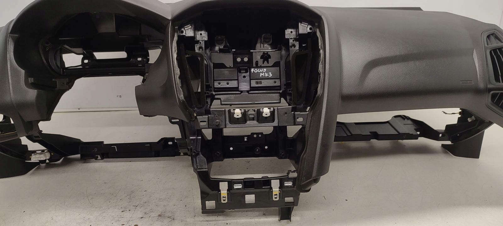 dashboard console airbags tension belts Ford Focus MK3 1,6 TDCI