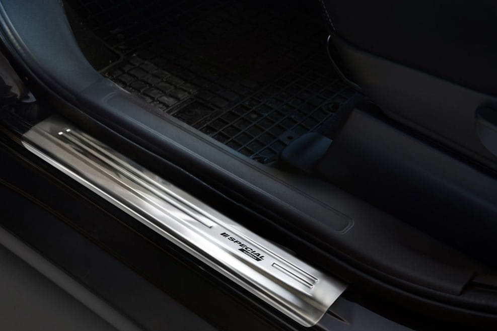 Listwy progowe Mitsubishi Outlander III 2012-2022 Producent Avisa