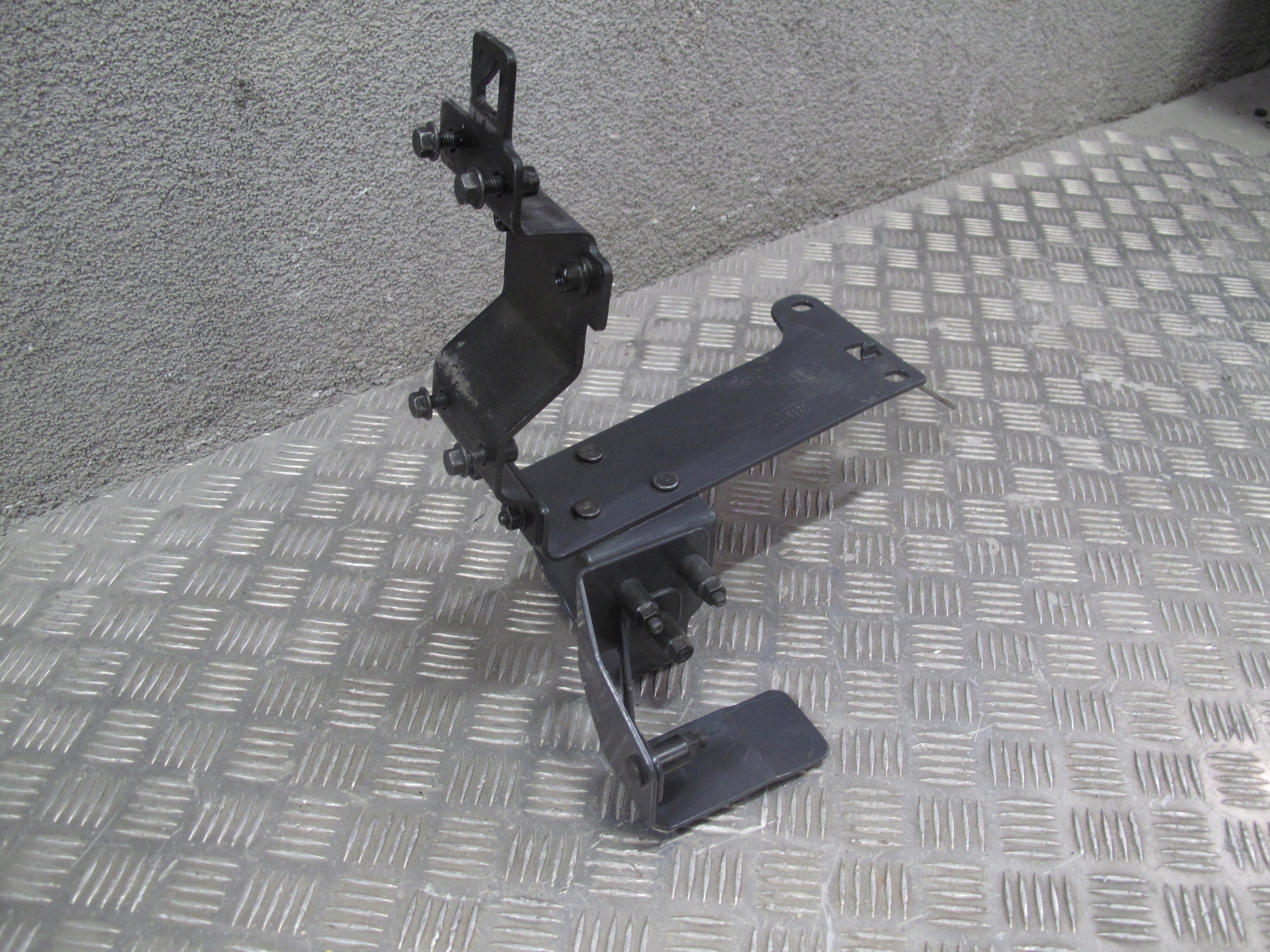 MOCOWANIE WSPORNIK INSTALACJI SCANIA R S Part manufacturer Scania original OE