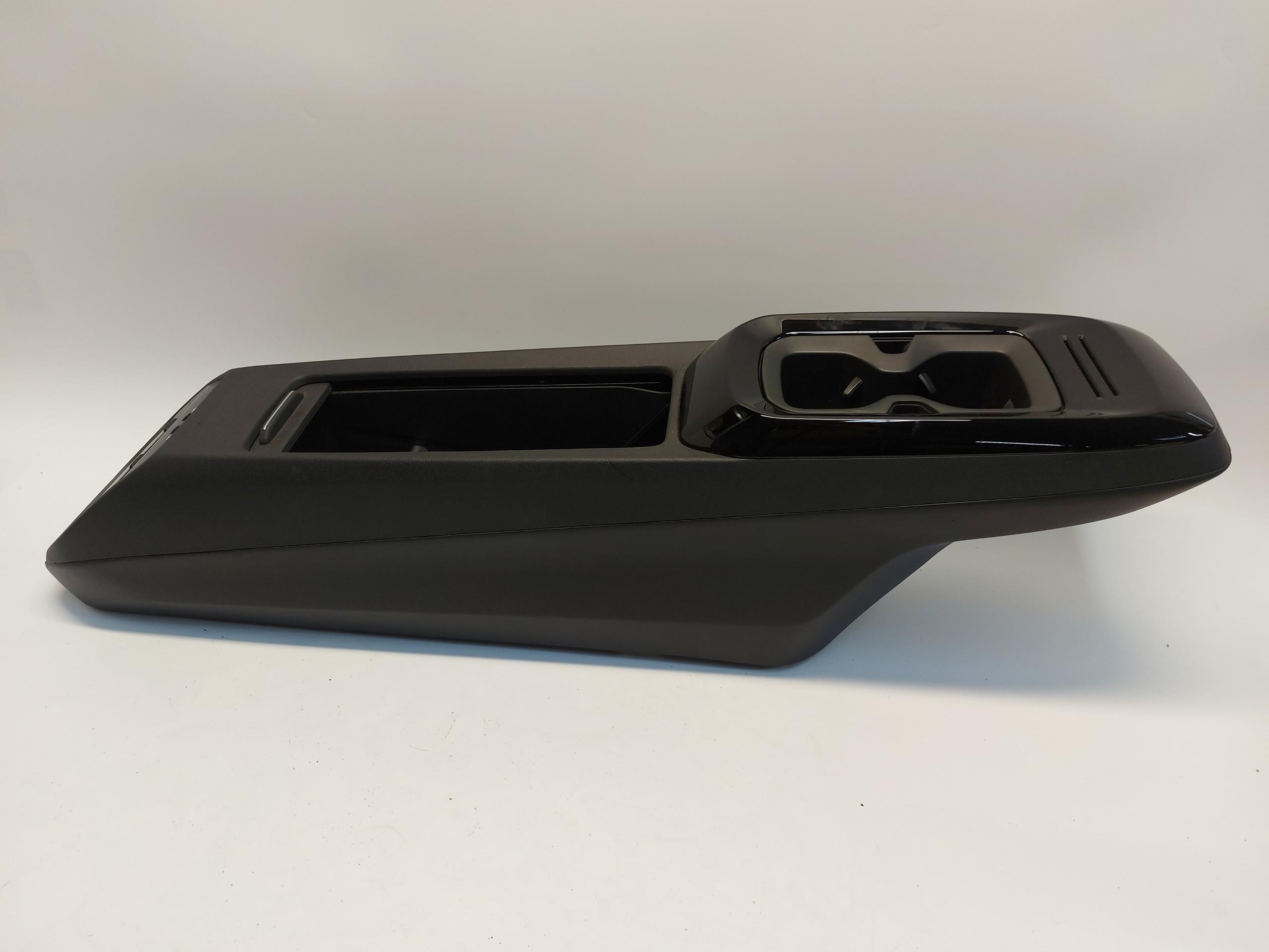 VW ID4 11A , 2024r SUV 5D Armlehne TUNEL mitte