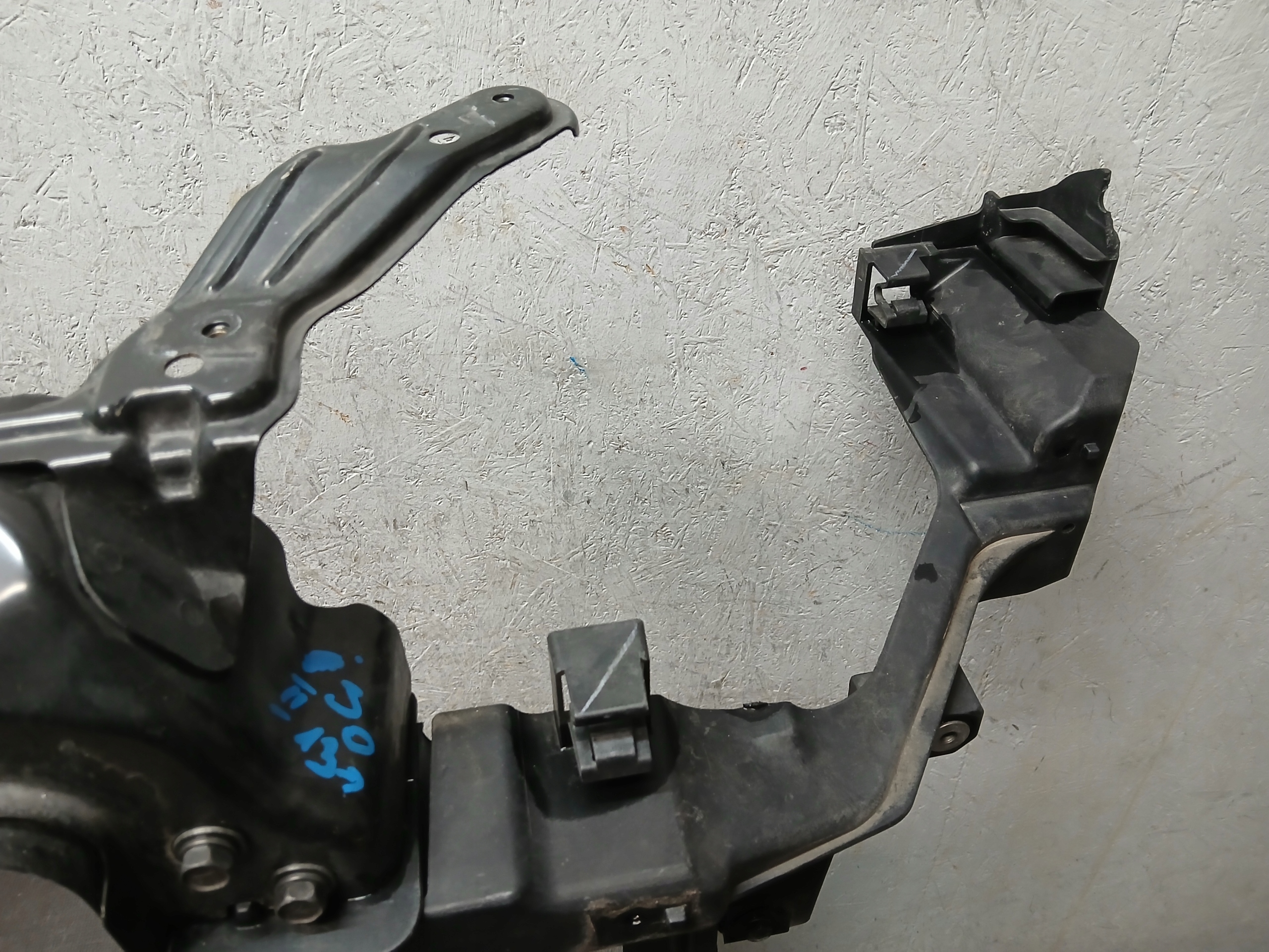 support panel for radiators HYUNDAI I30 II 2 13-17 64101-A6200