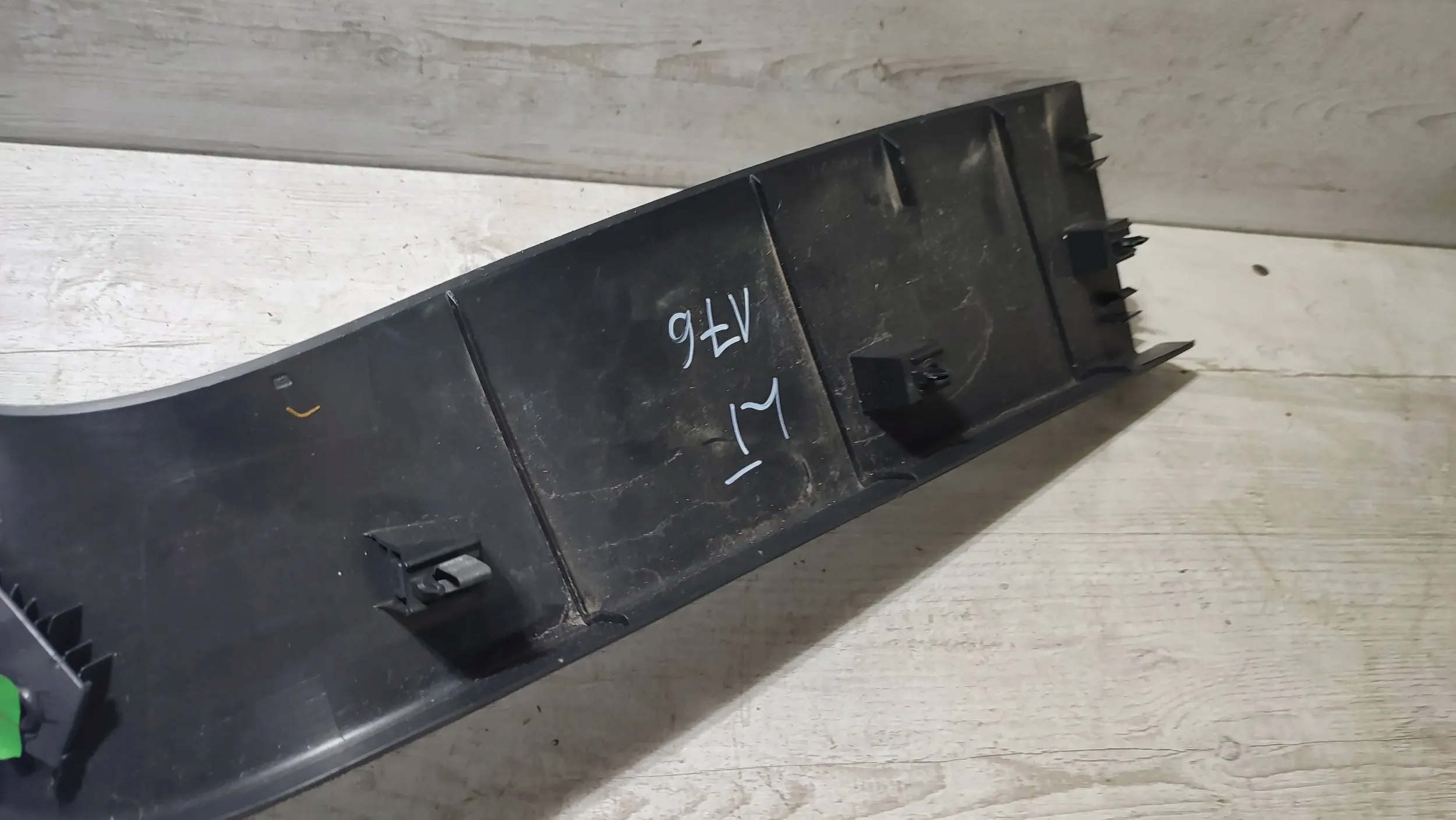 Mercedes-Benz A-classa W176 rear part side left cover bonnet boot