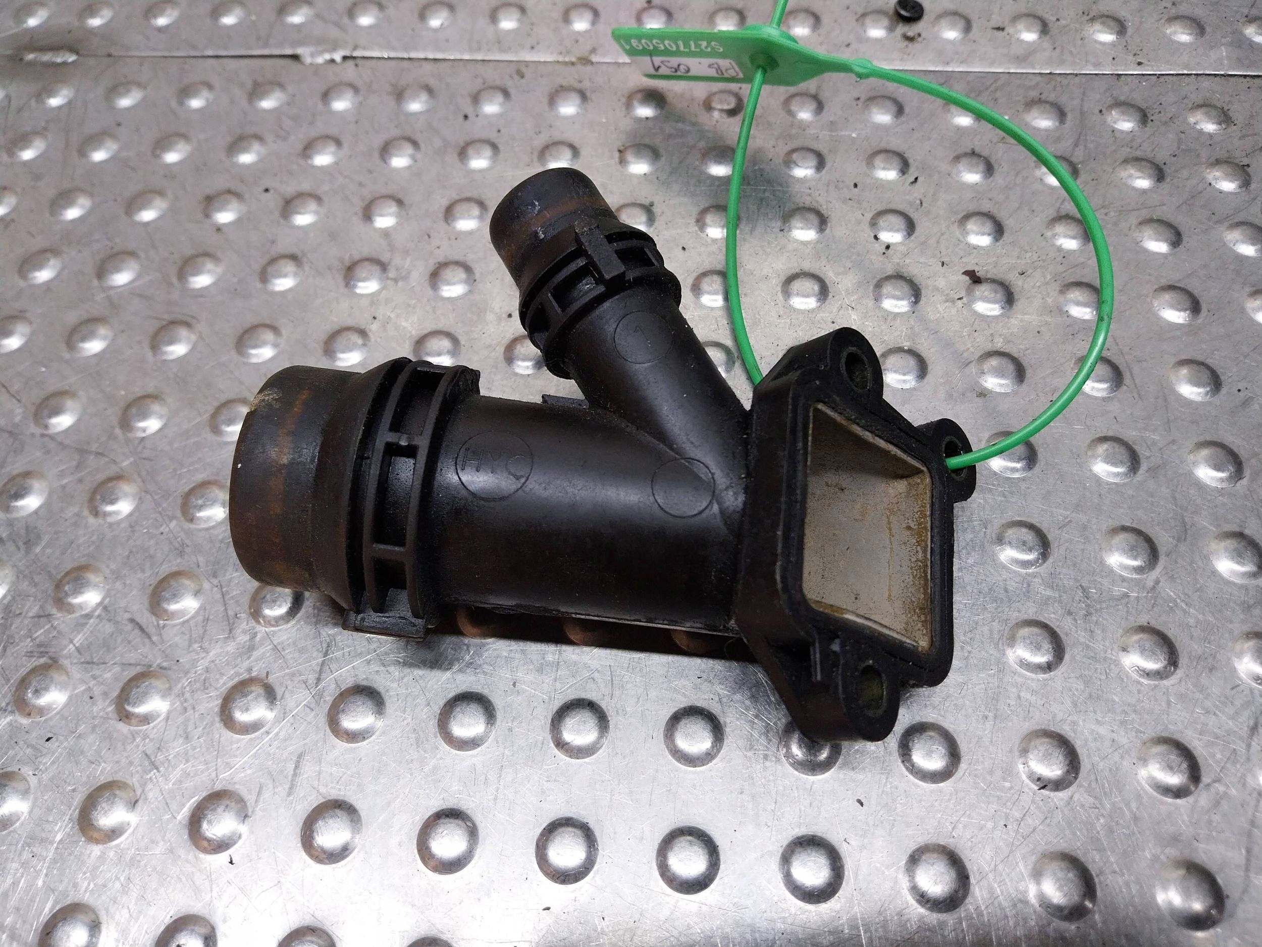 FLANGIA WODNY TESTATA 2247744 BMW E53 E60 E61 E65 E70 E90 3.0 D