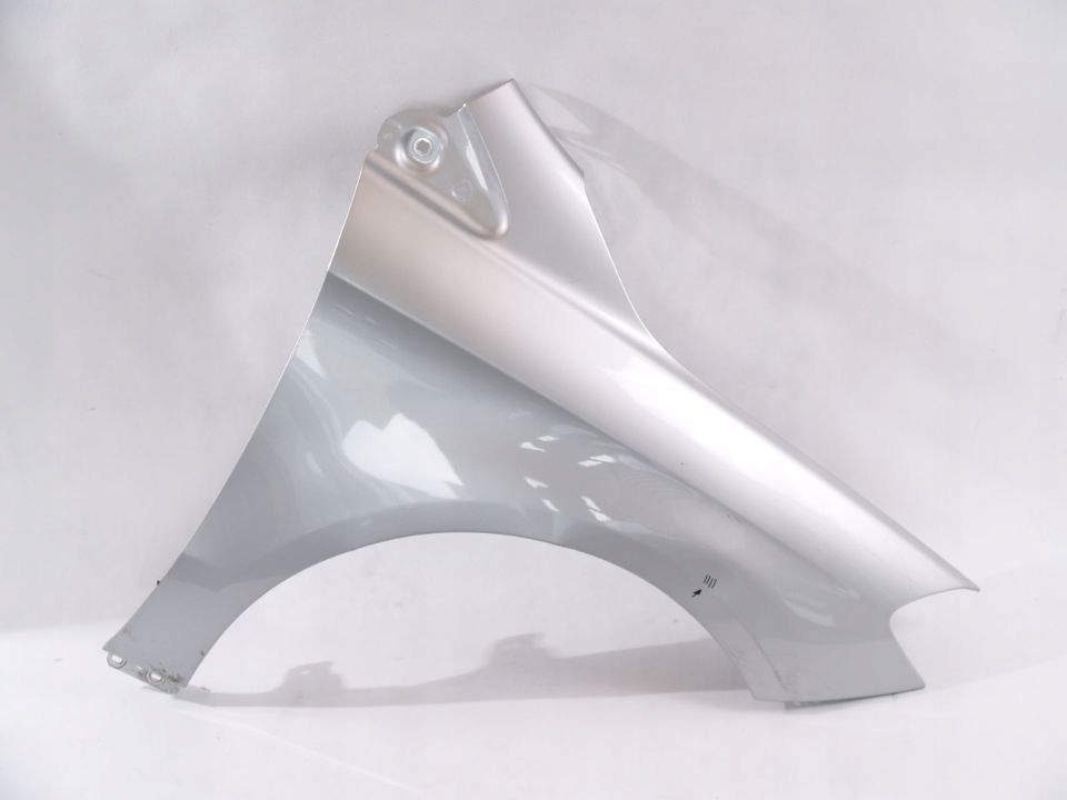 Mercedes B-Klasa fender right 11r W246
