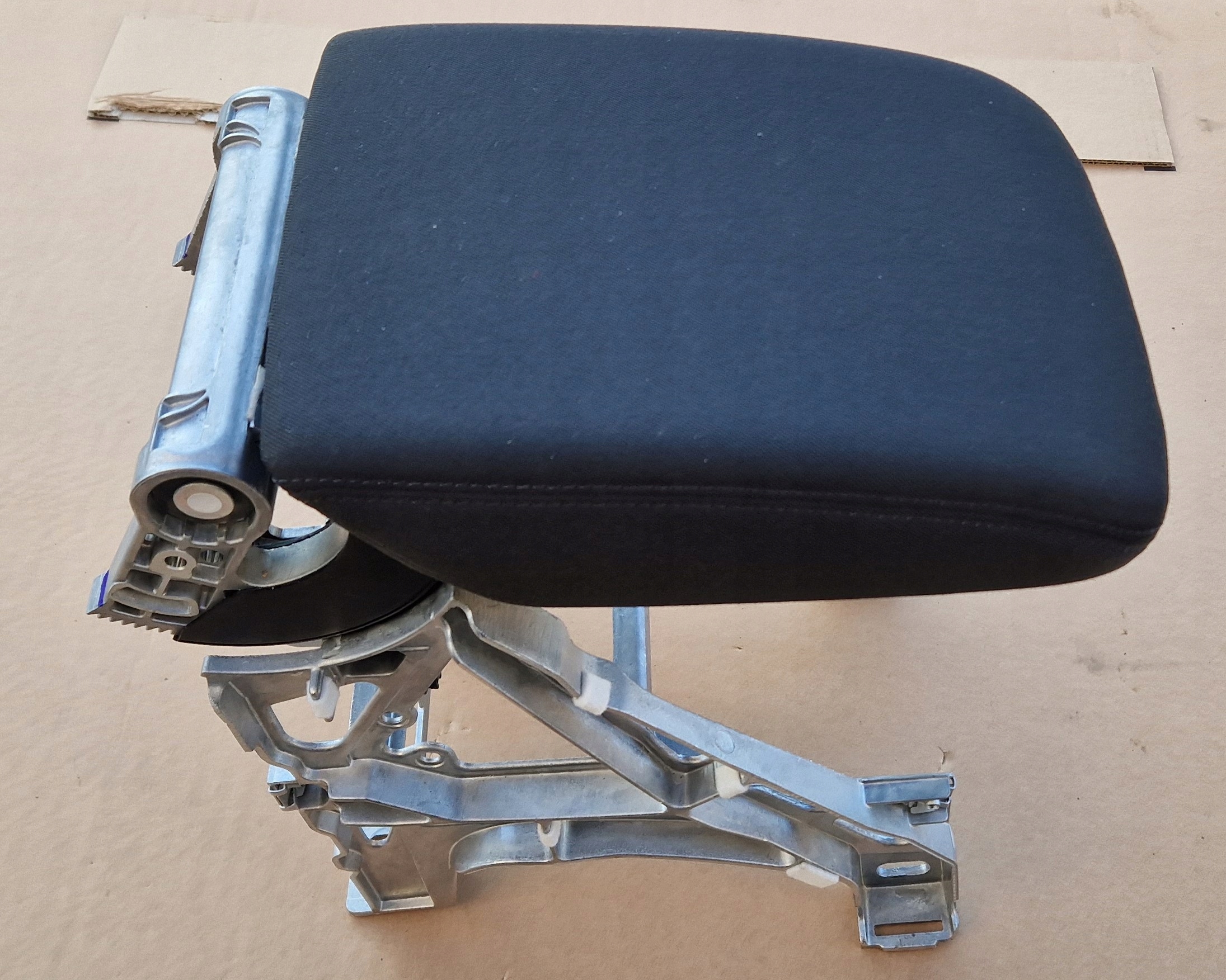 armrest MATERIALOWY AUDI Q5 LIFT 80A IDEAL as new
