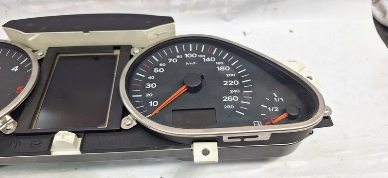 budíky AUDI A6 C6 4F0910930C