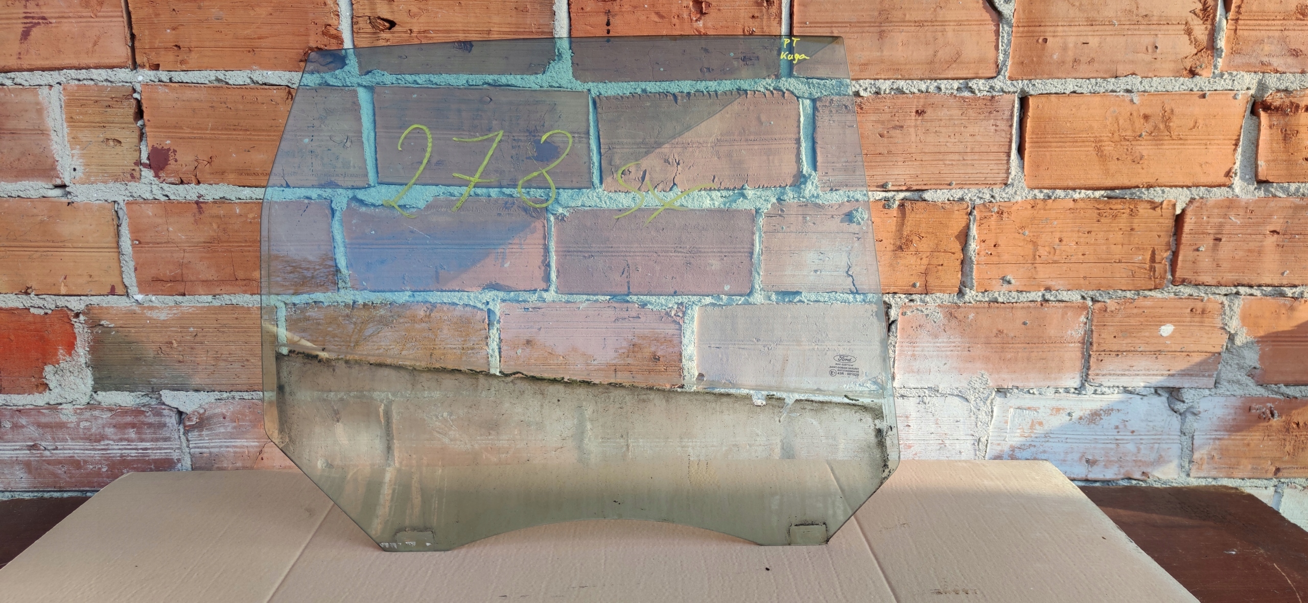 Ford Kuga MK1 бічне скло праве заднє 11R