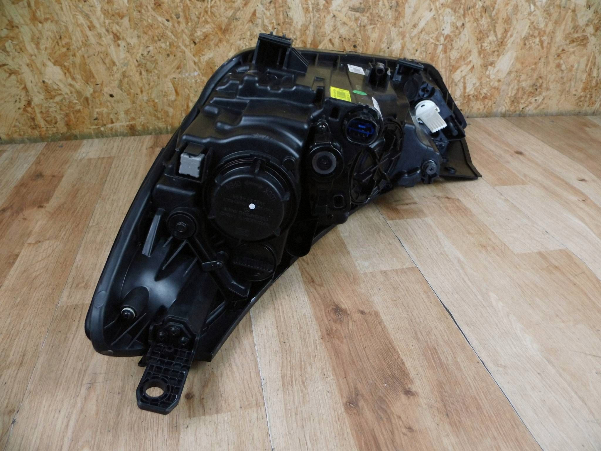 Hyundai Tucson III 2015-2017 light right front front right 92102D7100