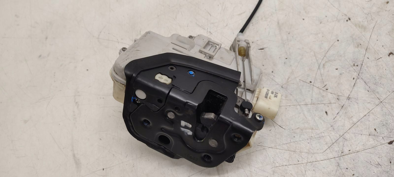 lock door front front left Audi A4 B7 Cabrio 2,0 TDI