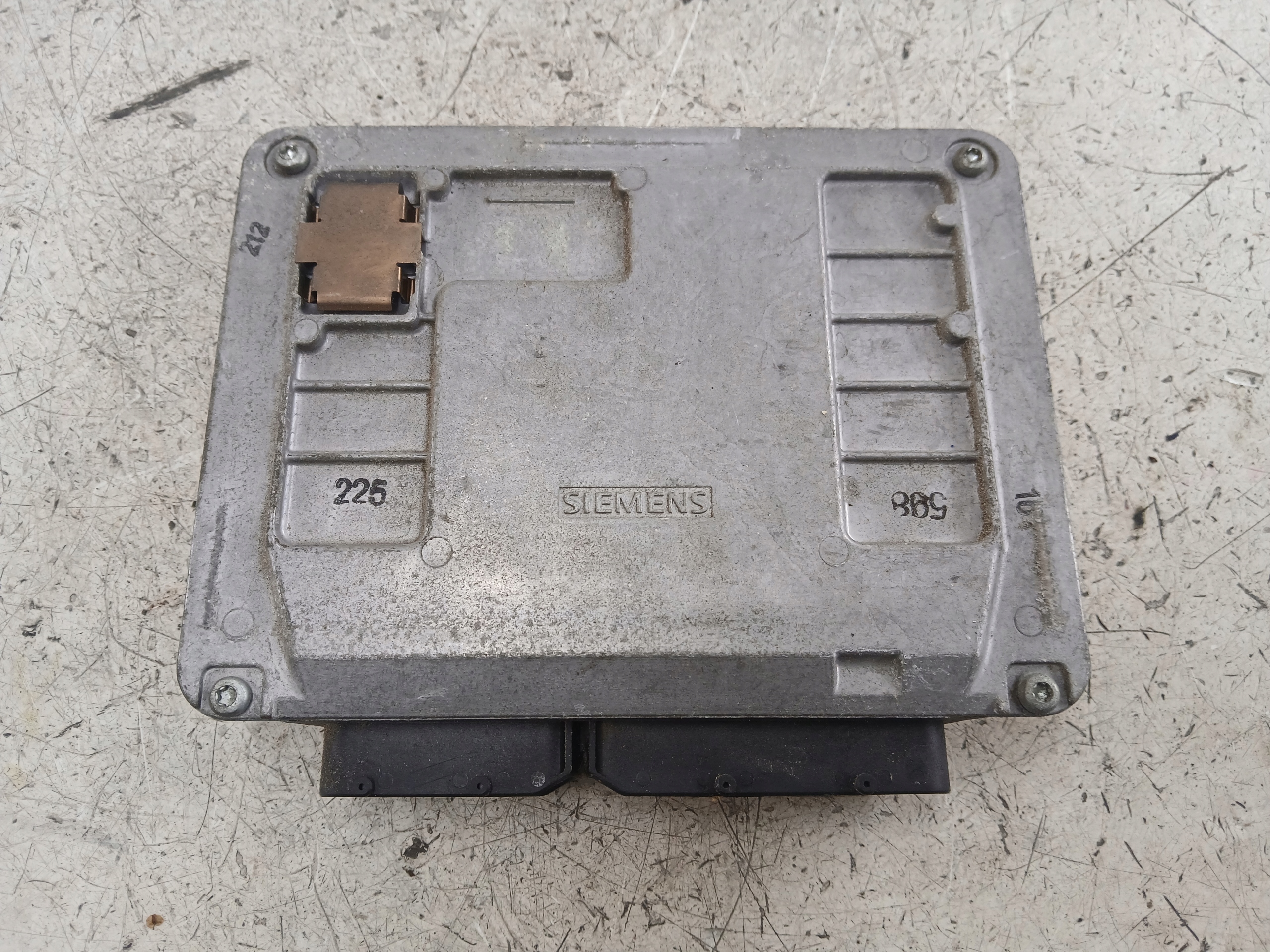 VW POLO 9N 1.2 control unit of the engine 03D906032C