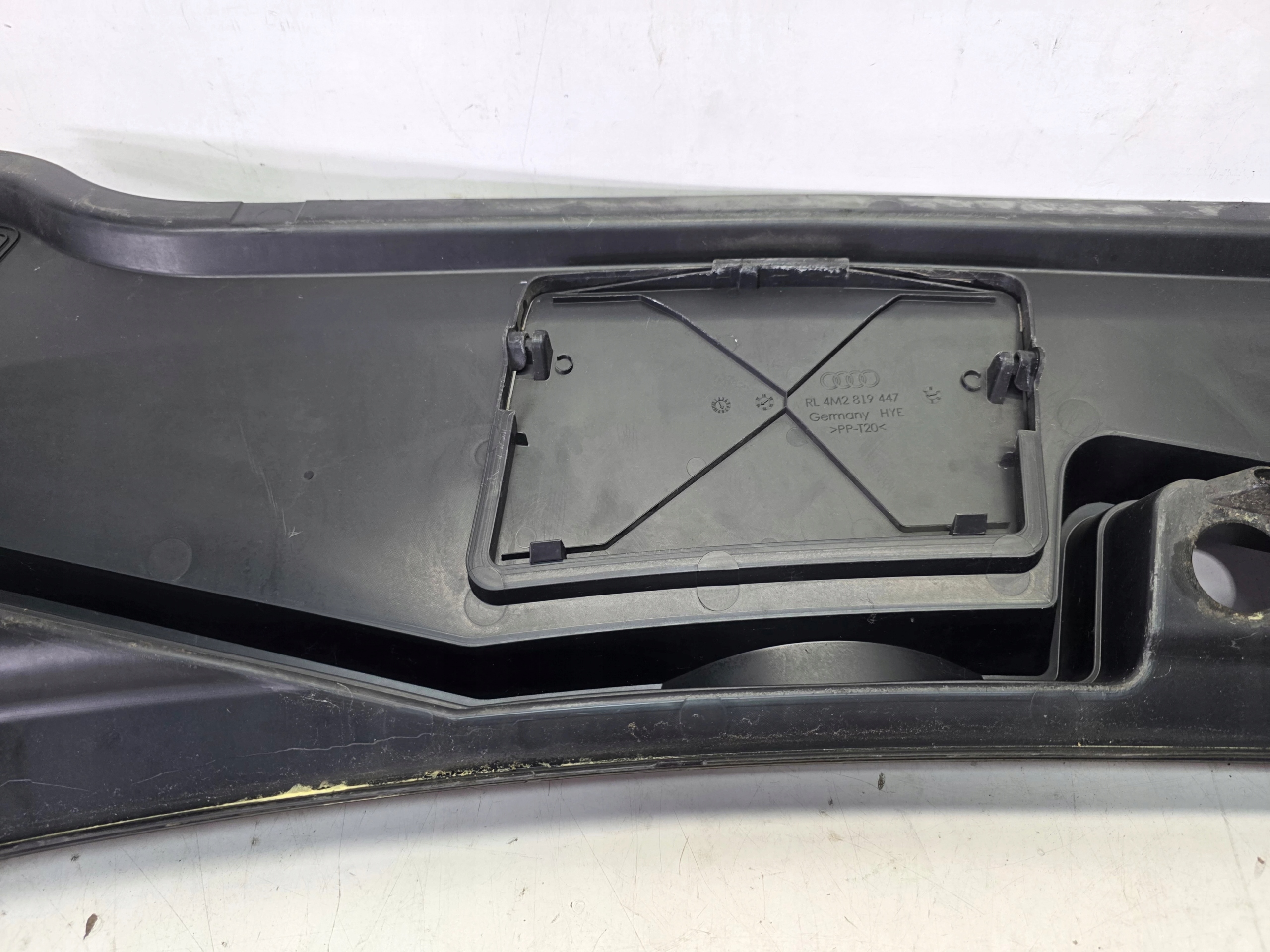 torpedo plastic AUDI Q7 4M 4M2819403 UK