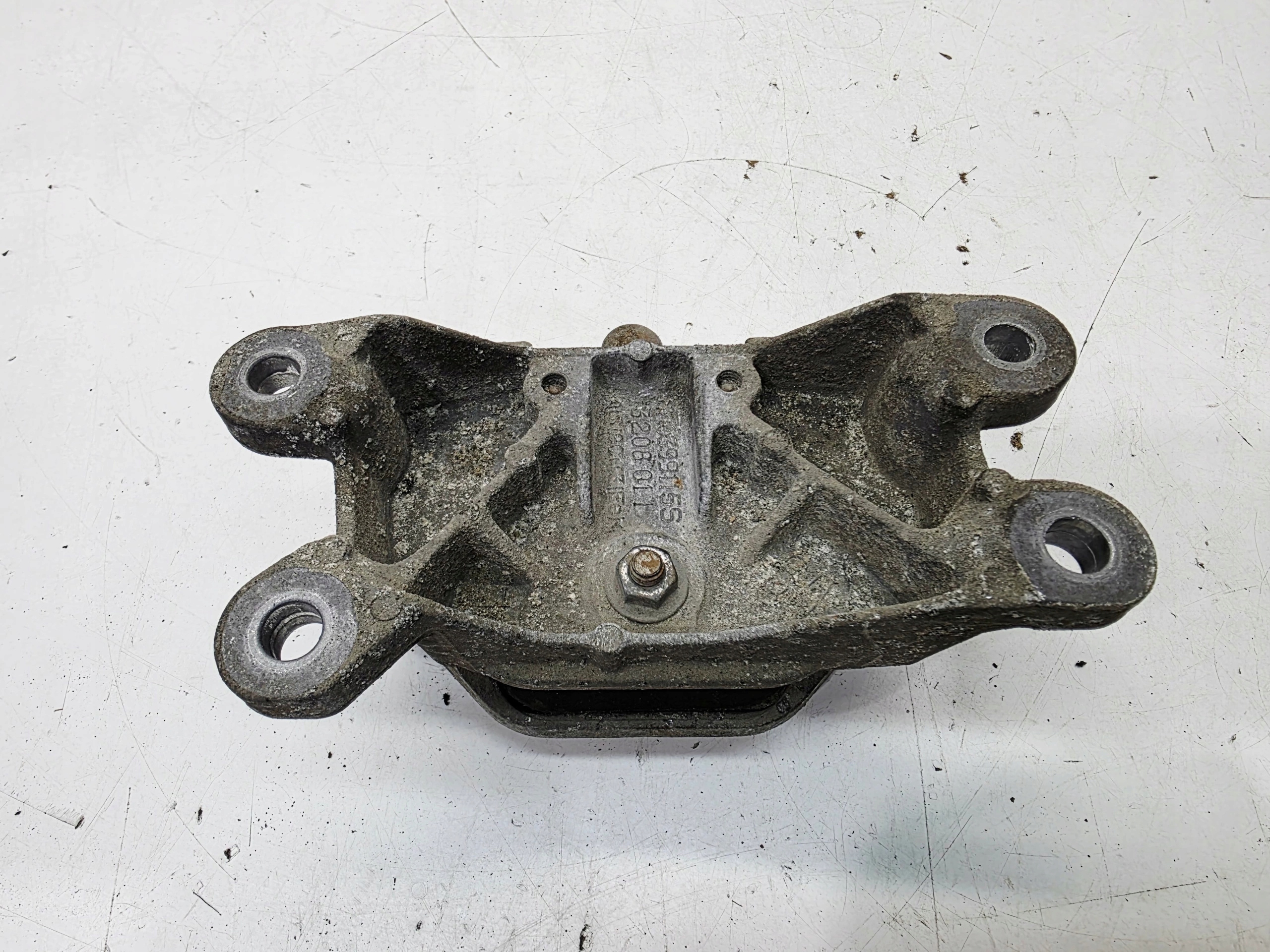 holder gearbox mount AUDI A4 B8 A5 8T Q5 8R 8K0399115S