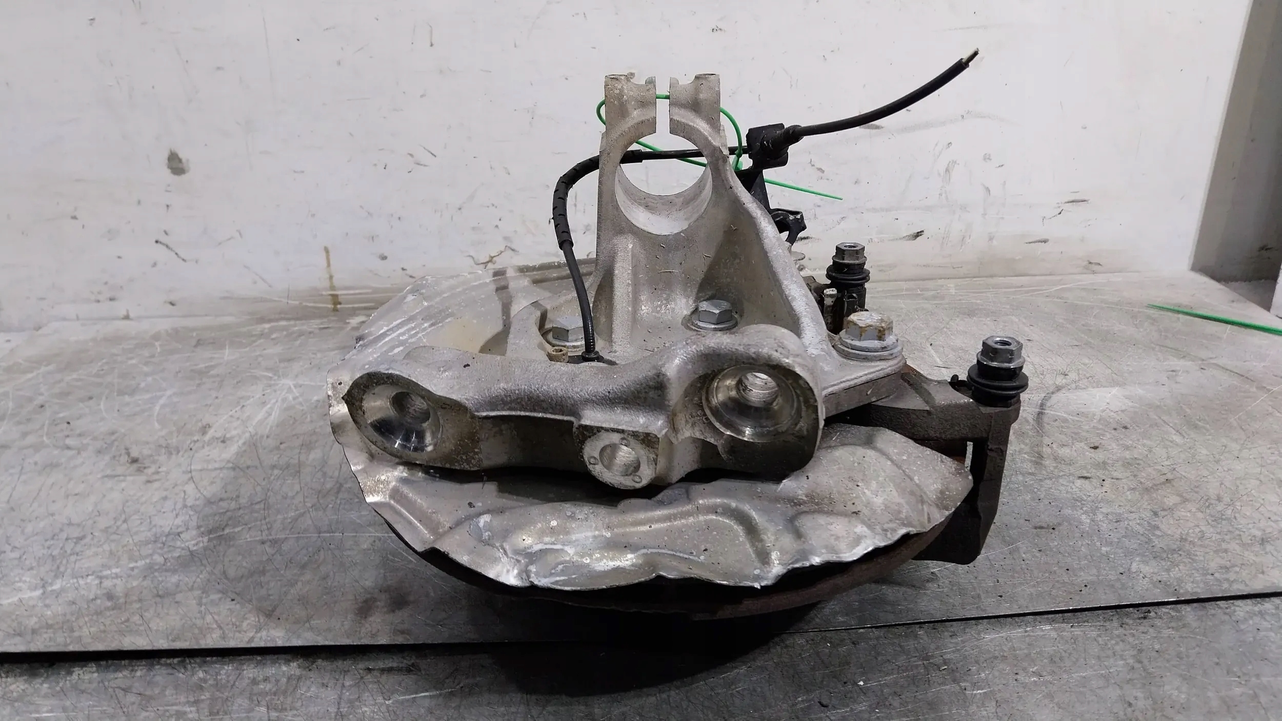 GLAVČINA IGLE DESNA PREDNJI DIO 6764444 BMW 1 E87 E81 3 E90 E91 E92 E93
