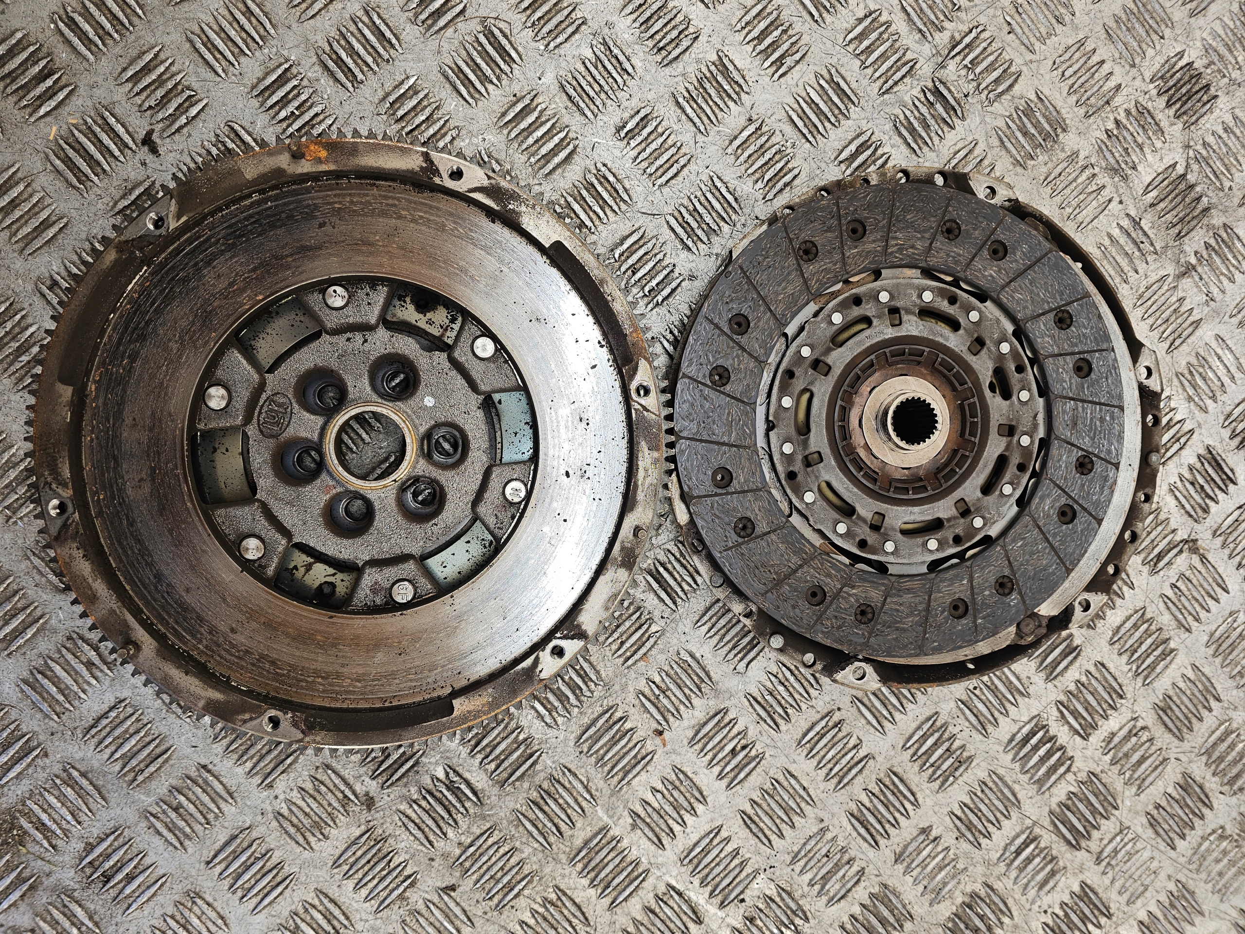 VW 2.0 TDI clutch DWUMASA 04L141015E