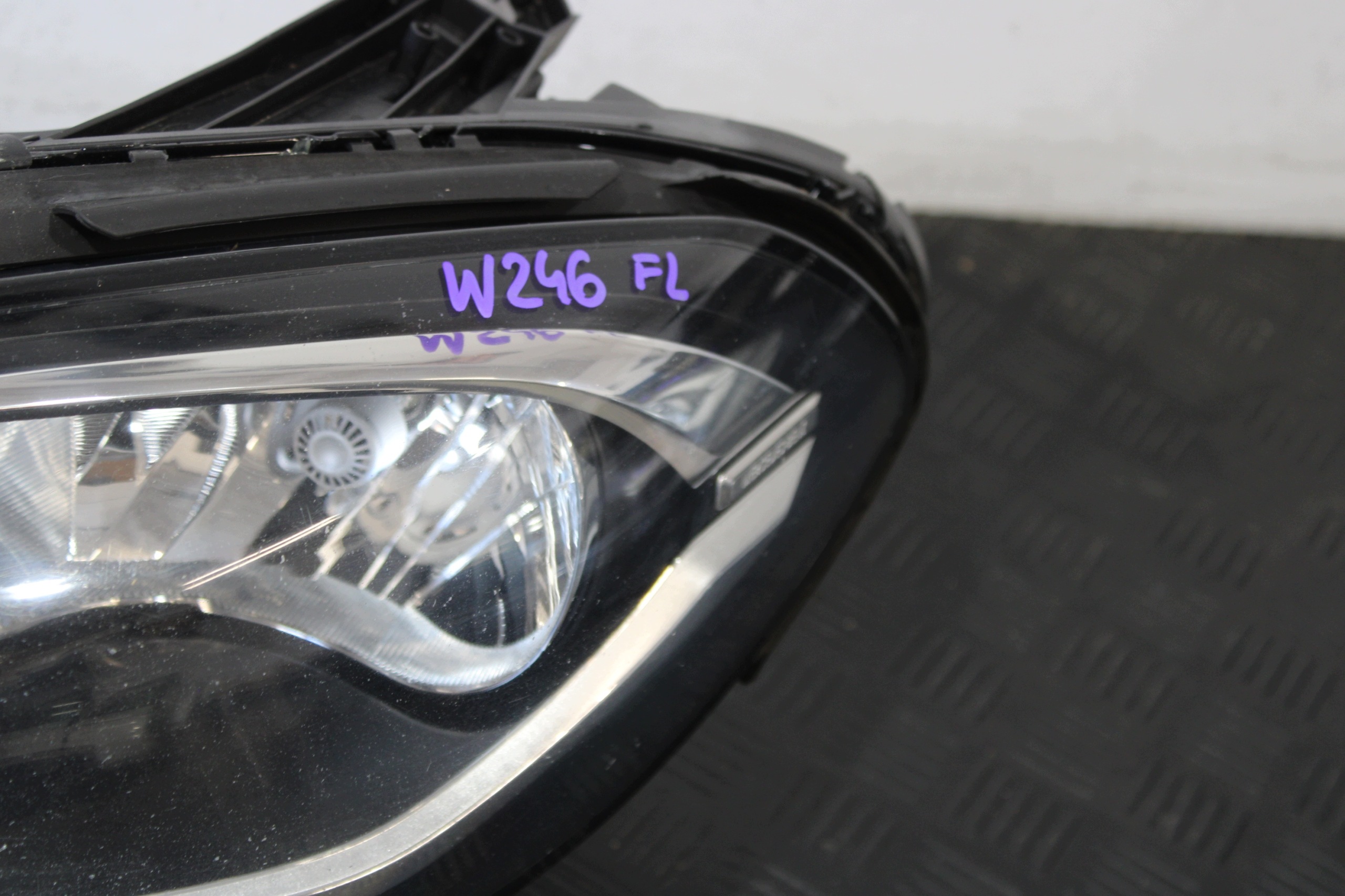 light left front left front A2468205361 MERCEDES B-class W246 LIFT