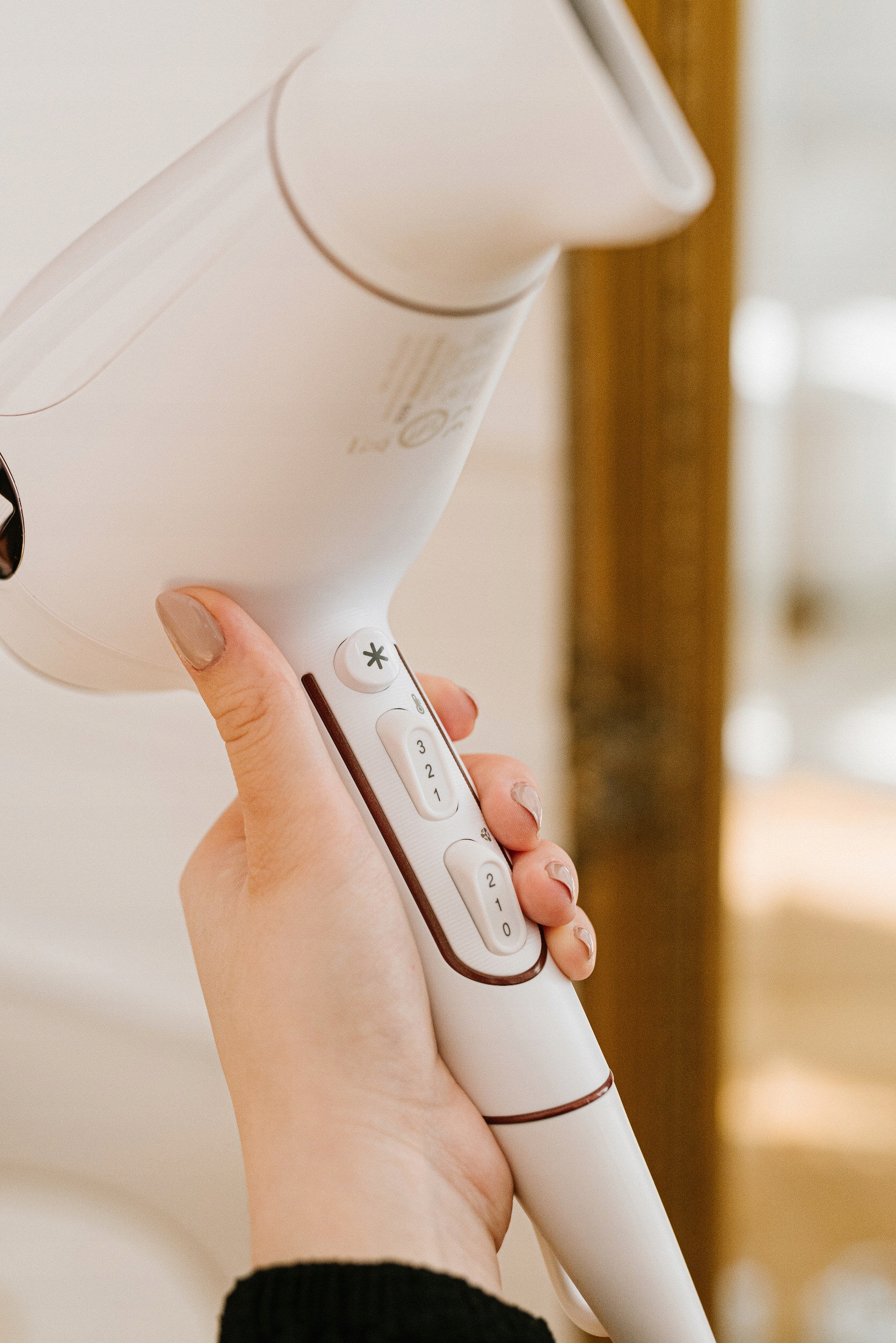 Suszarka do włosów ROWENTA CV6135 1800W Moc 1800 W