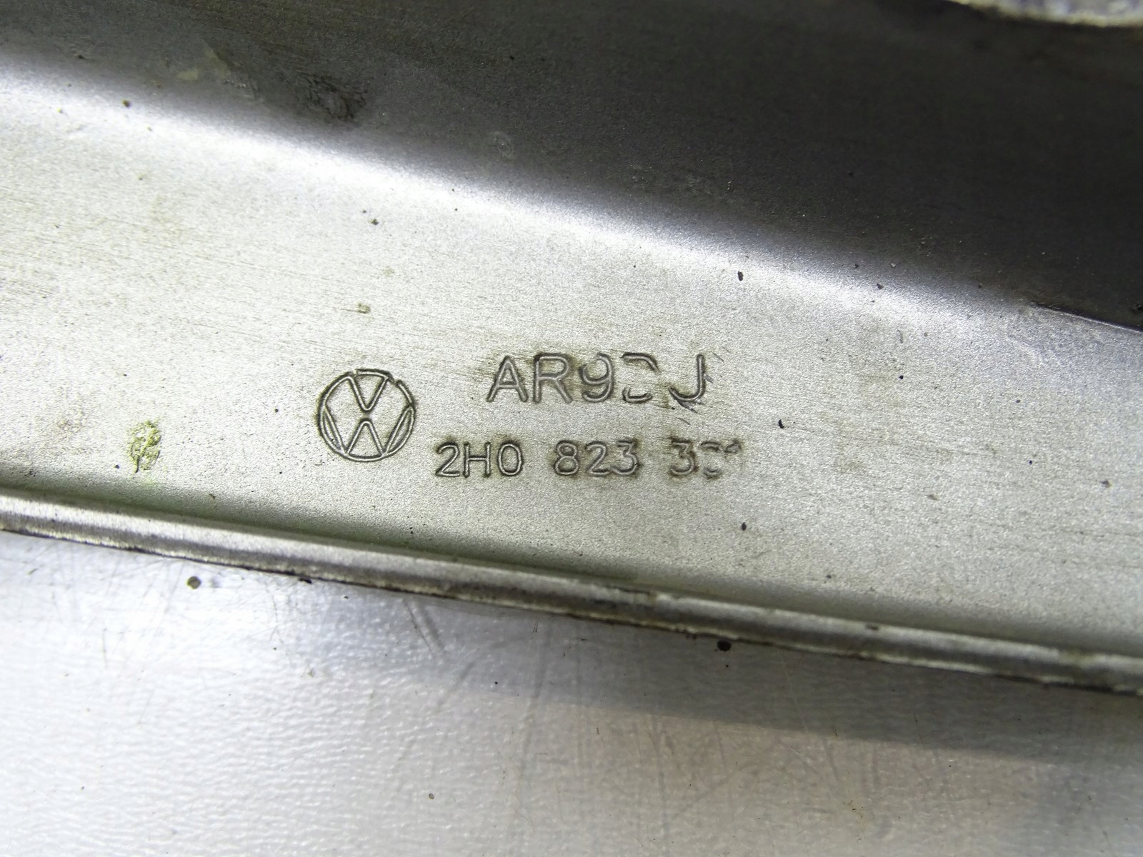 hinge bonnets left front front VW AMAROK and 2H 2H0823301