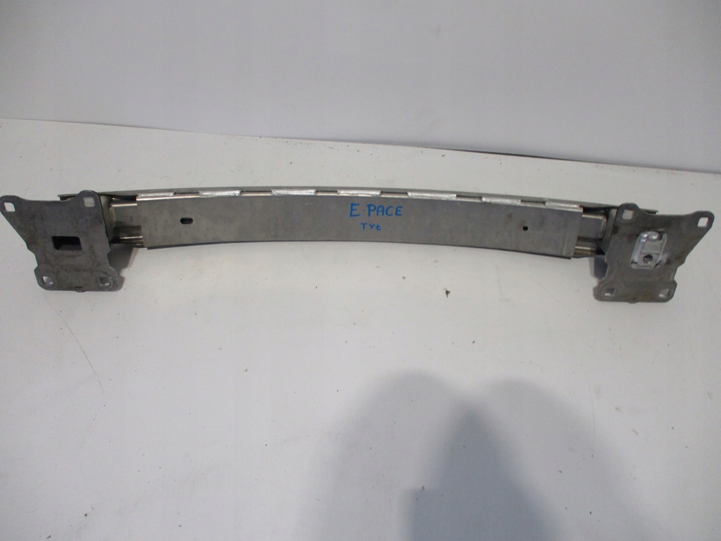 STOSSSTANGENTRÄGER JAGUAR E PACE HECK HINTEN