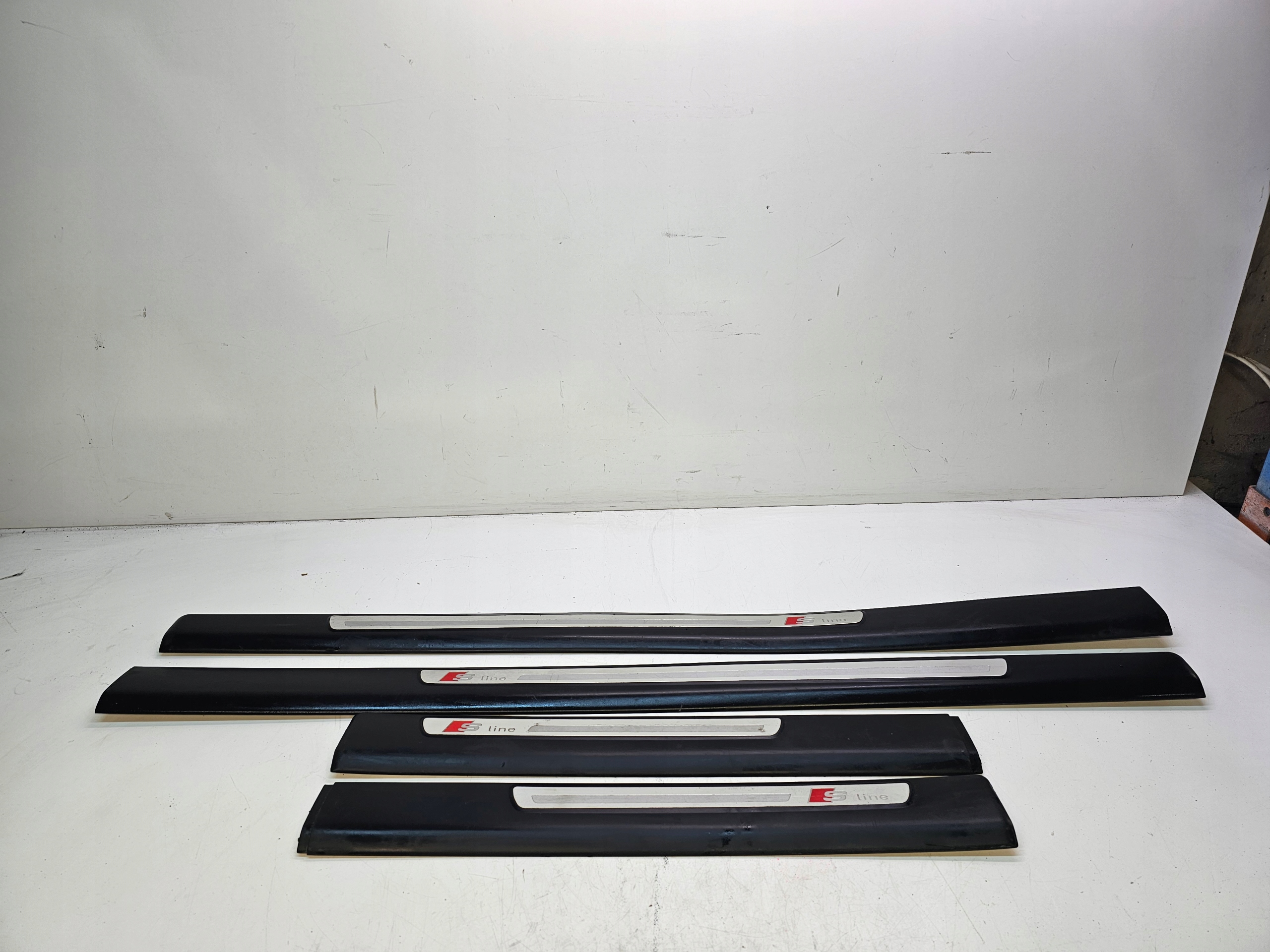 НАКЛАДКА МОЛДИНГИ, НАКЛАДКИ ПОРОГА S-LINE КОМПЛЕКТ AUDI A6 C6