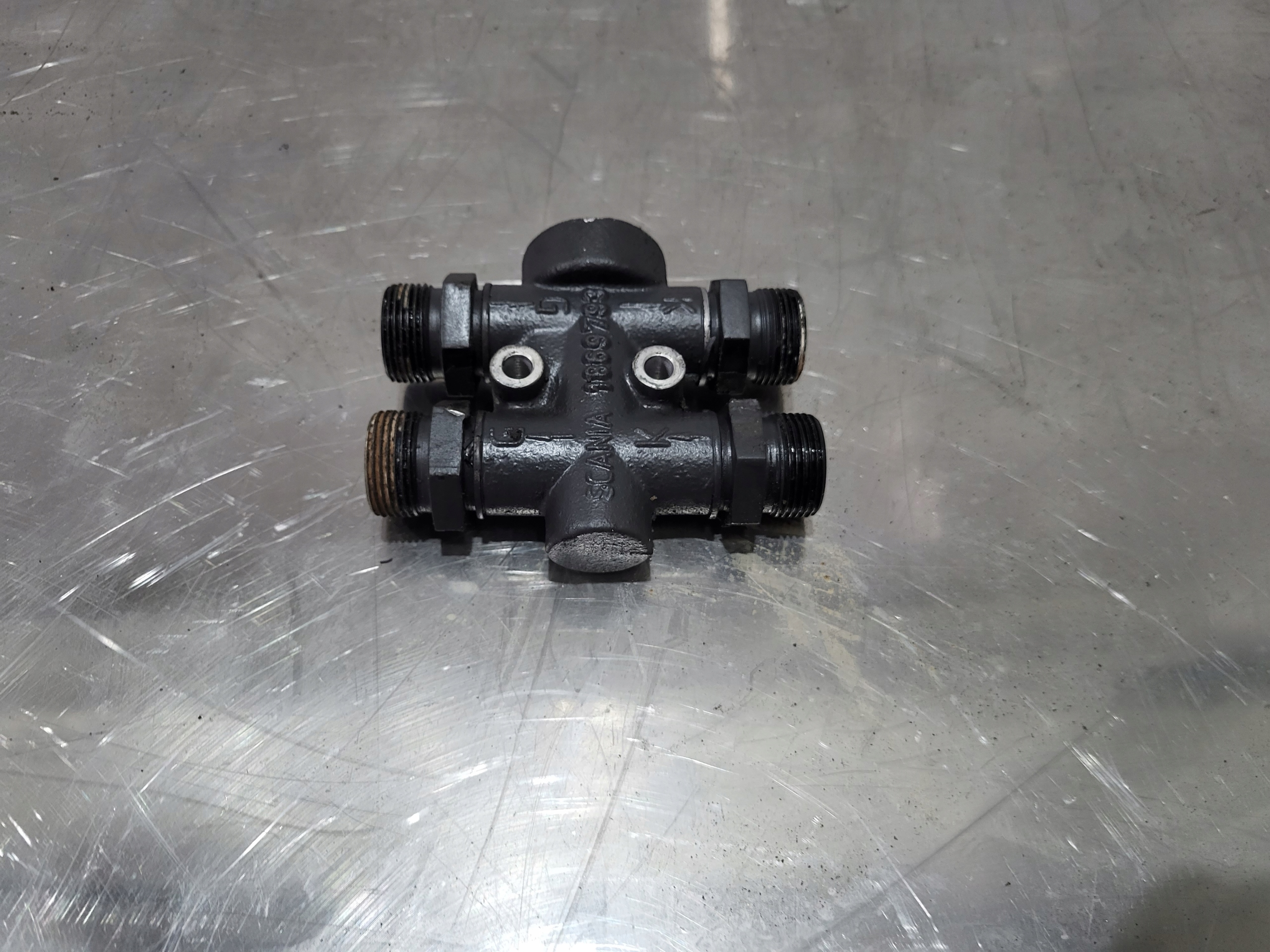 1869793 - Термостат охлаждающей жидкости коробки передач GRS925R Scania