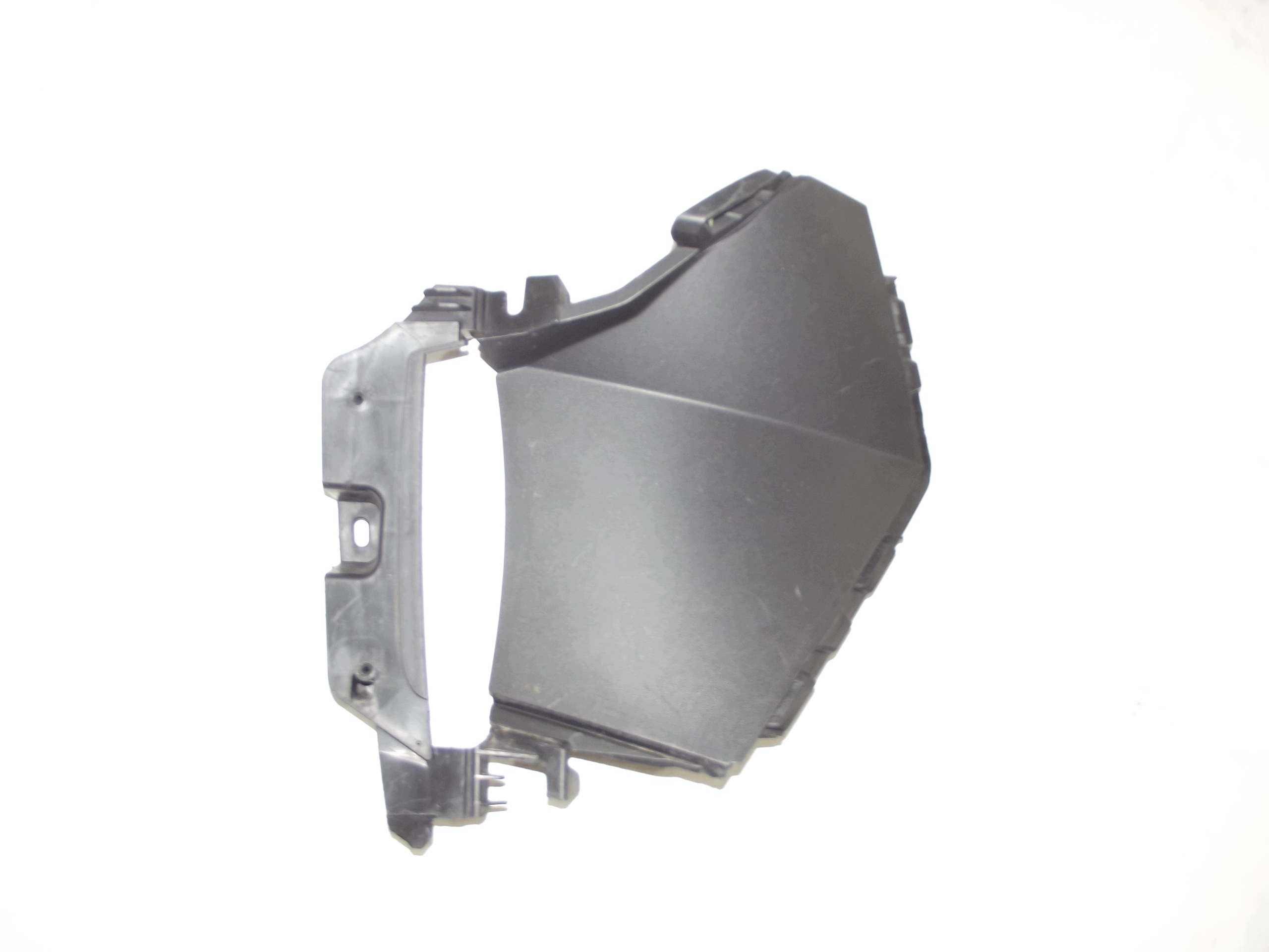Renault Megane V E tech grid of a bumper right front 622568707R