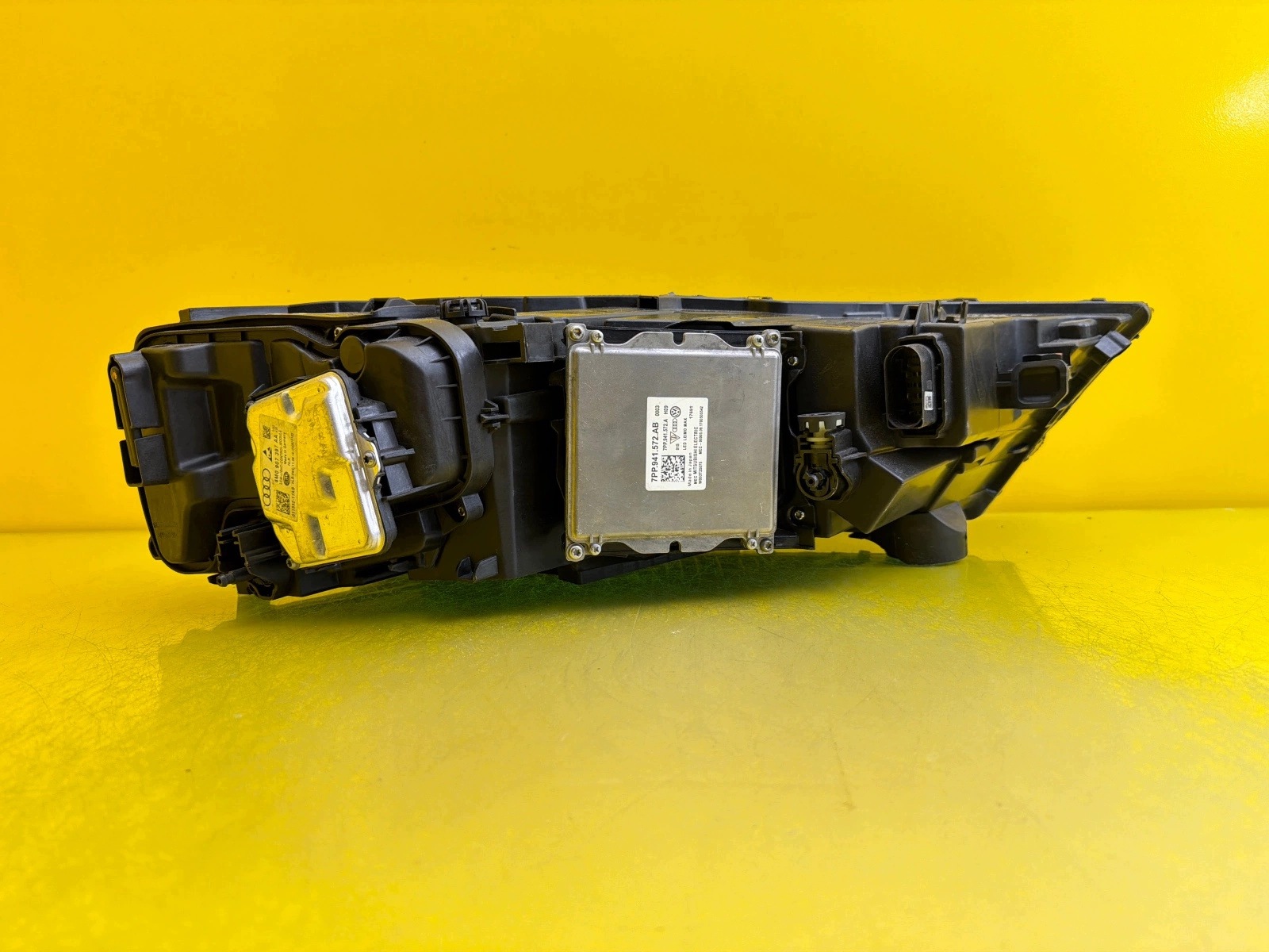 light left right Audi Q7 4M Full Led 4M0941033 4M0941034
